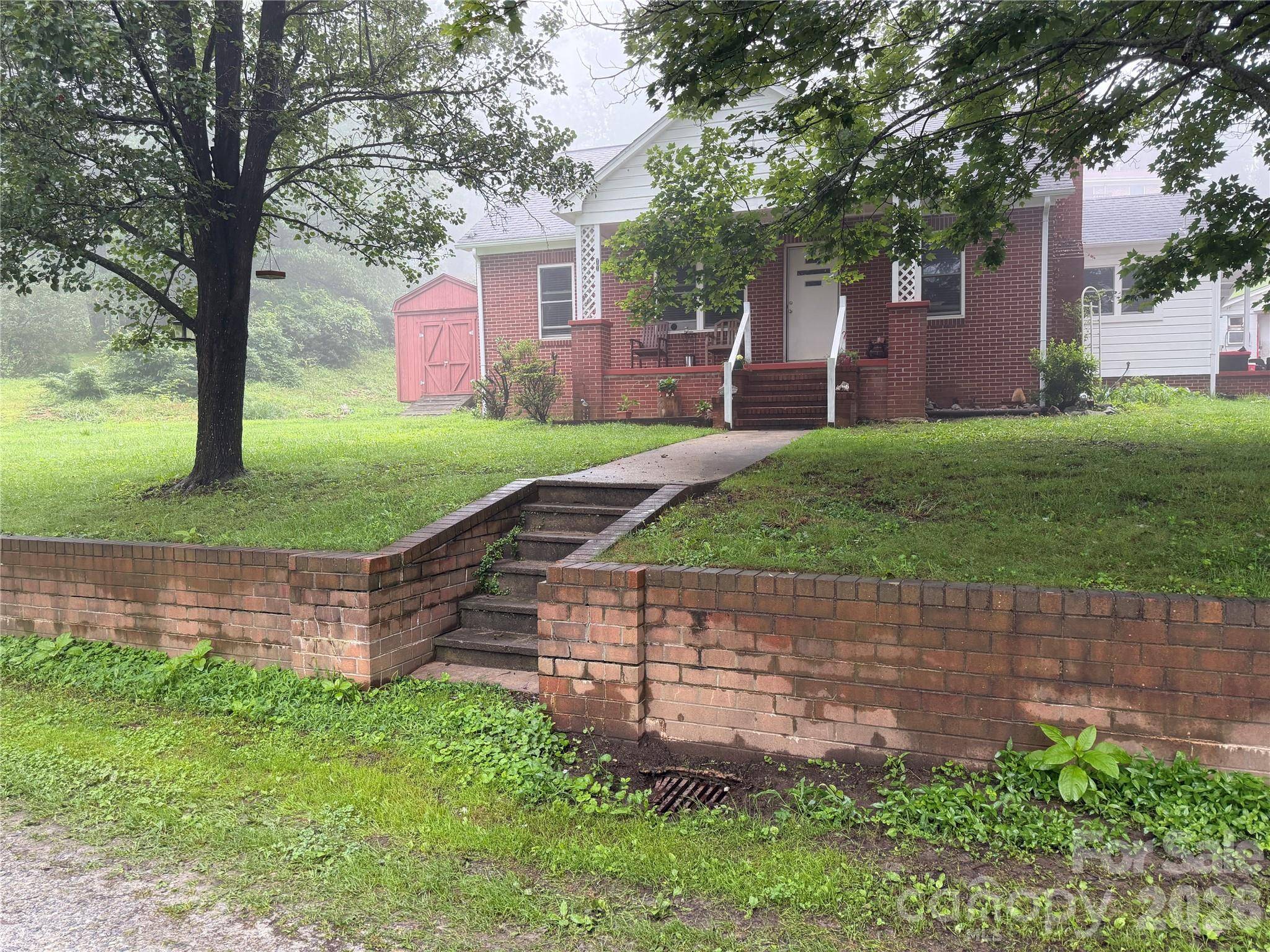 77 Maple RD, Spruce Pine, NC 28777