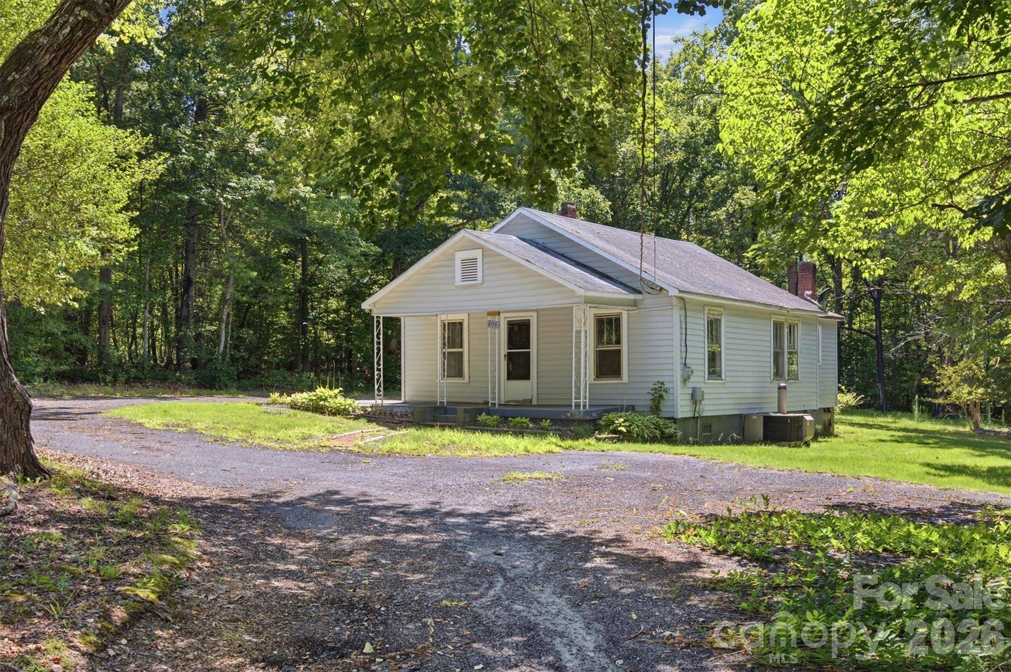 2155 Pa Jolly LN, Granite Falls, NC 28630