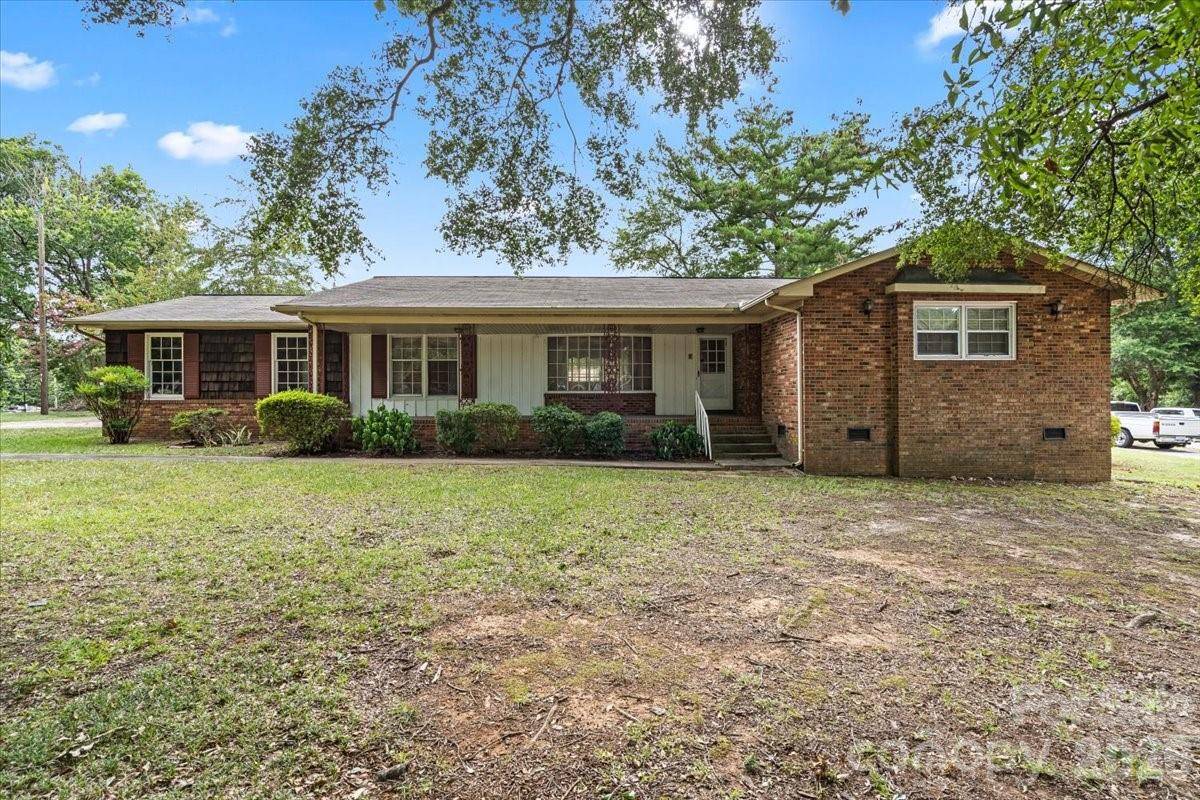 816 Clinton AVE, Lancaster, SC 29720