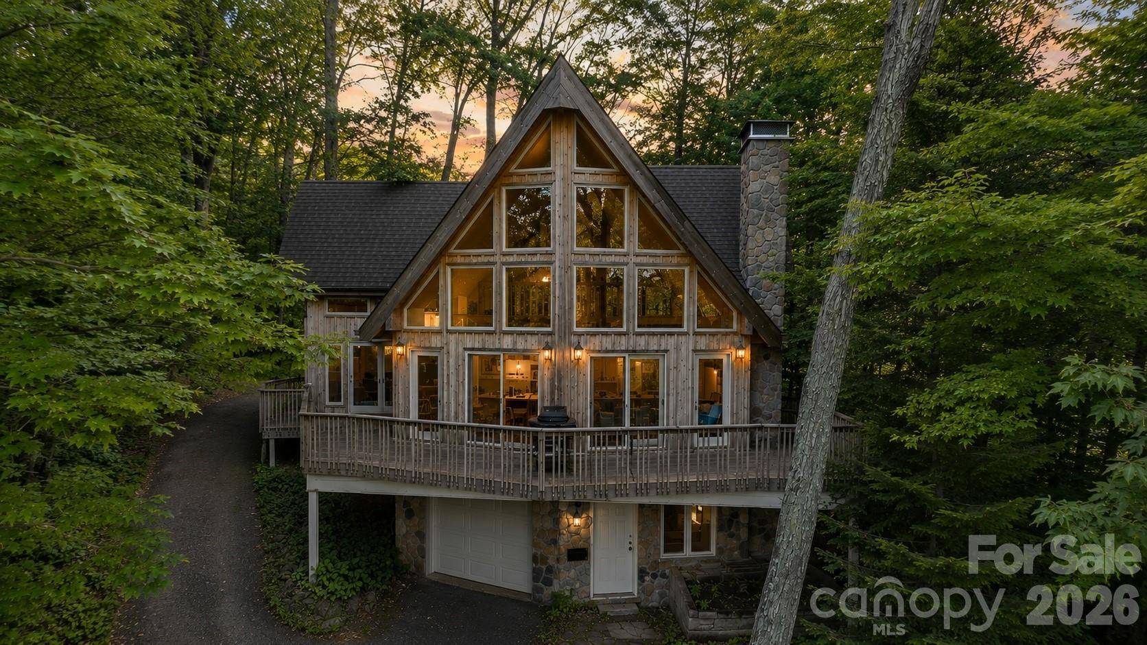 61 Skyfire DR, Burnsville, NC 28714