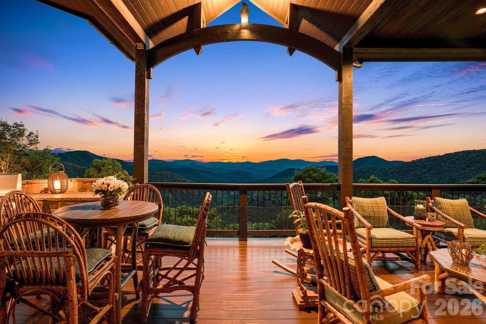 817 Running Cedar LN, Mars Hill, NC 28754