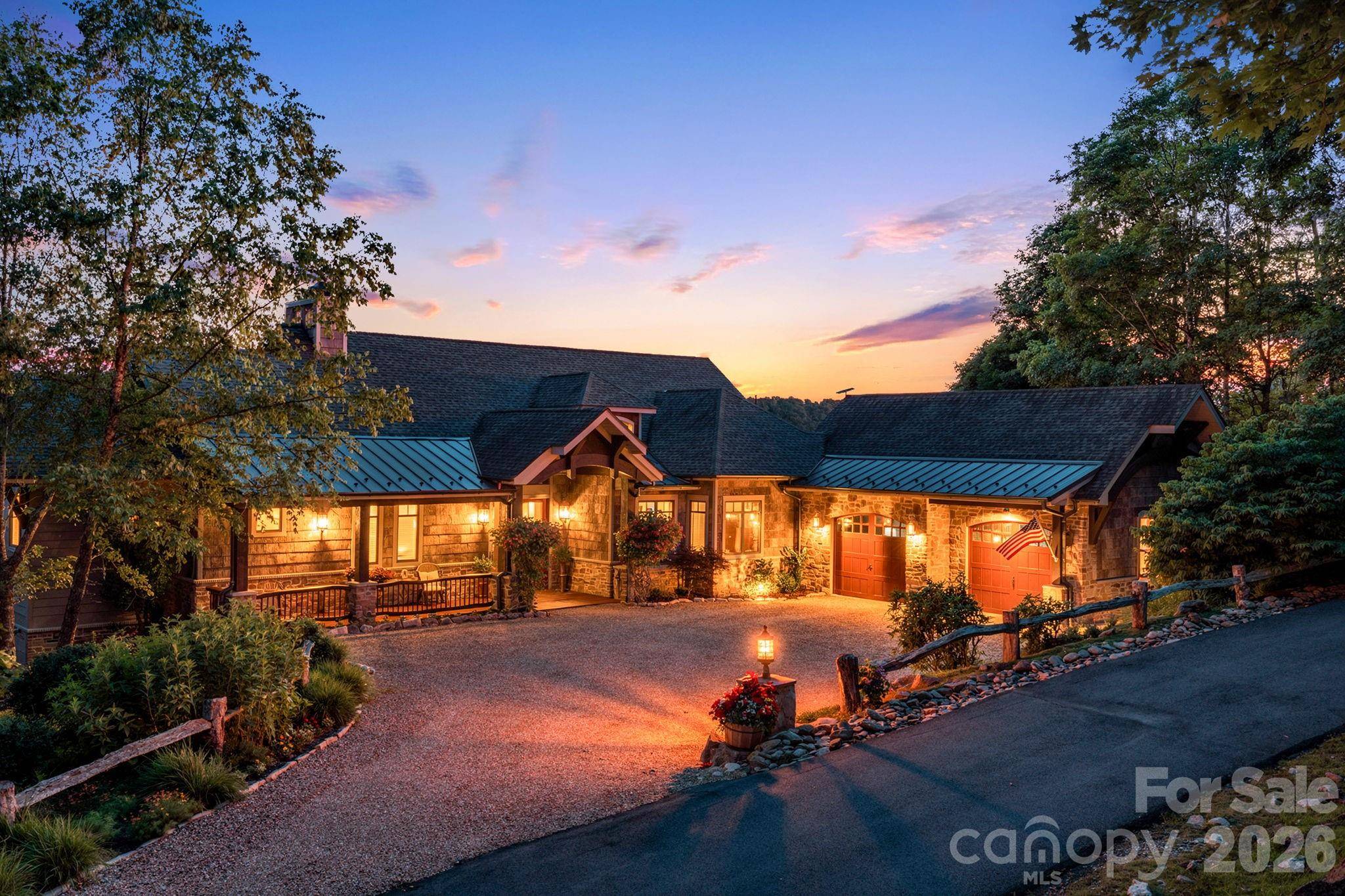 817 Running Cedar LN, Mars Hill, NC 28754