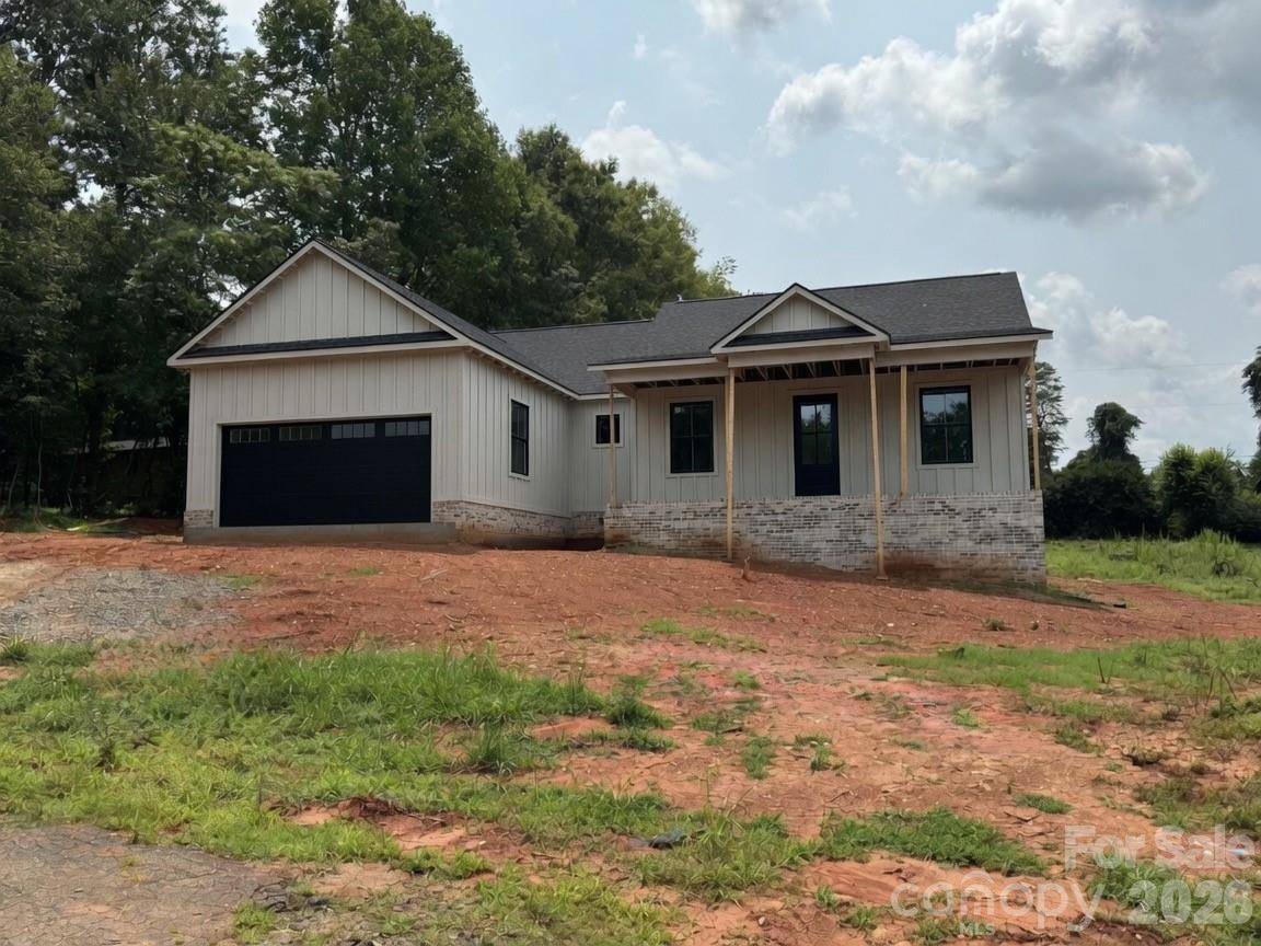 2555 Polo LN, Maiden, NC 28650