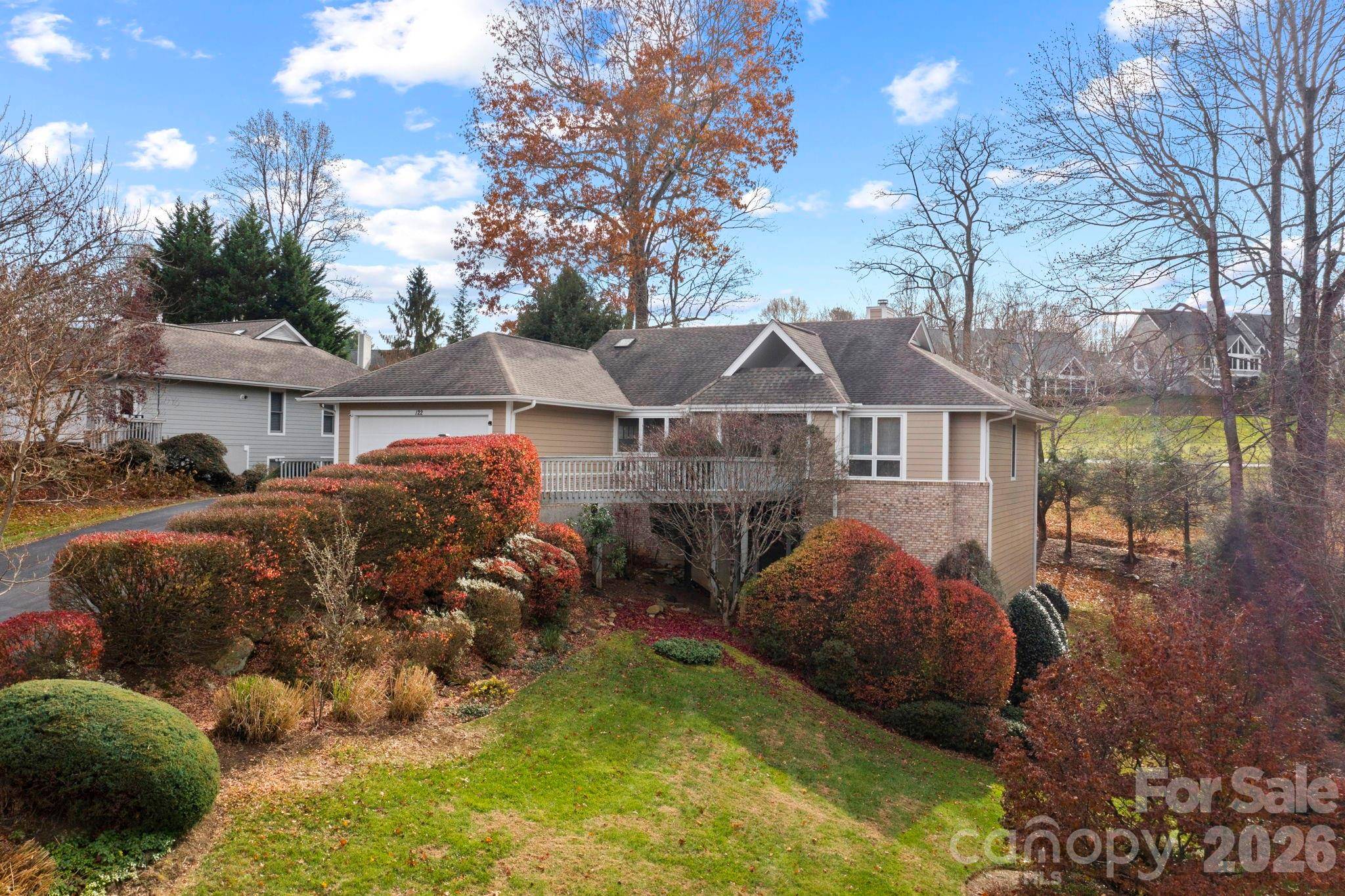 122 Broadmoor DR, Flat Rock, NC 28731