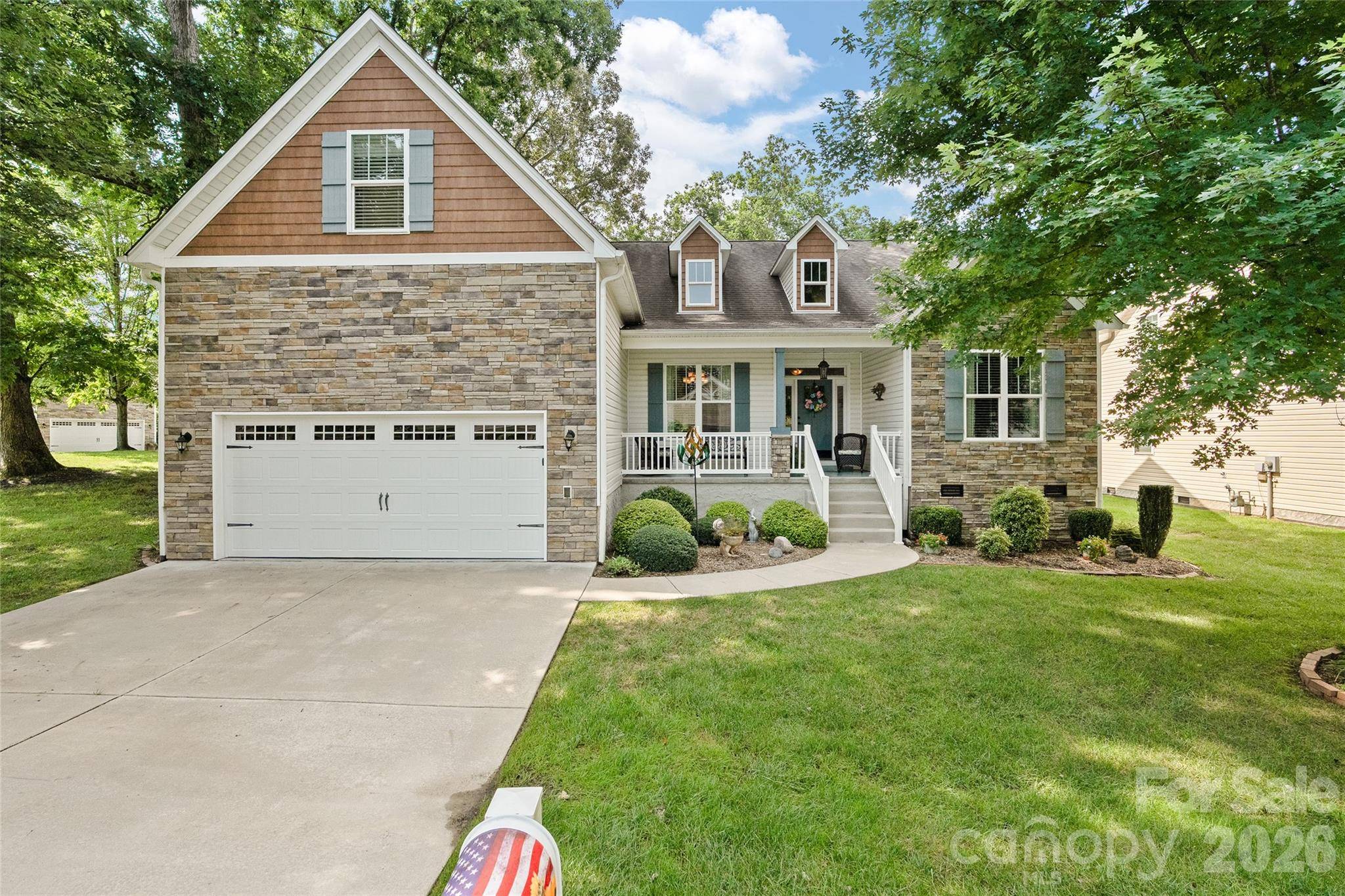 64 Eagle Pointe WAY, Flat Rock, NC 28731