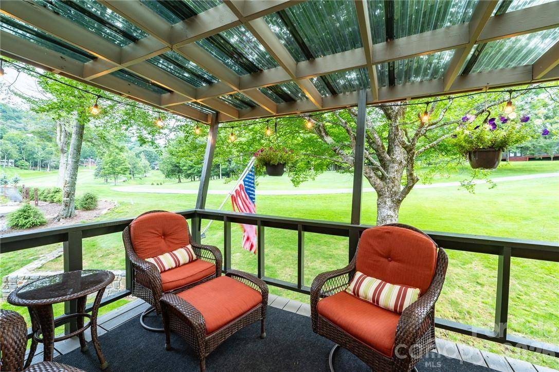 107 Grassy Gap Loop RD, Beech Mountain, NC 28604