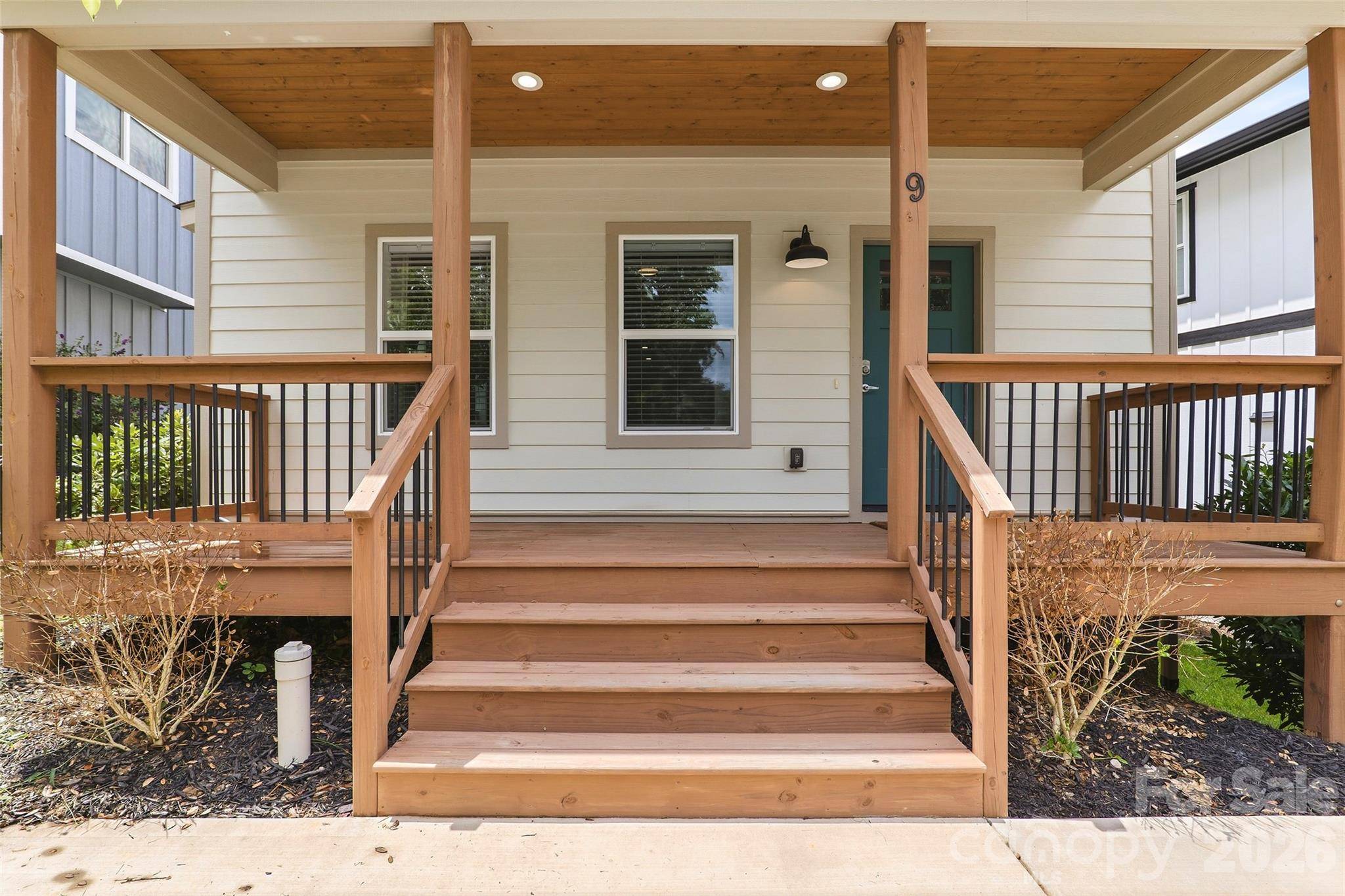 9 Hilldale RD, Asheville, NC 28803