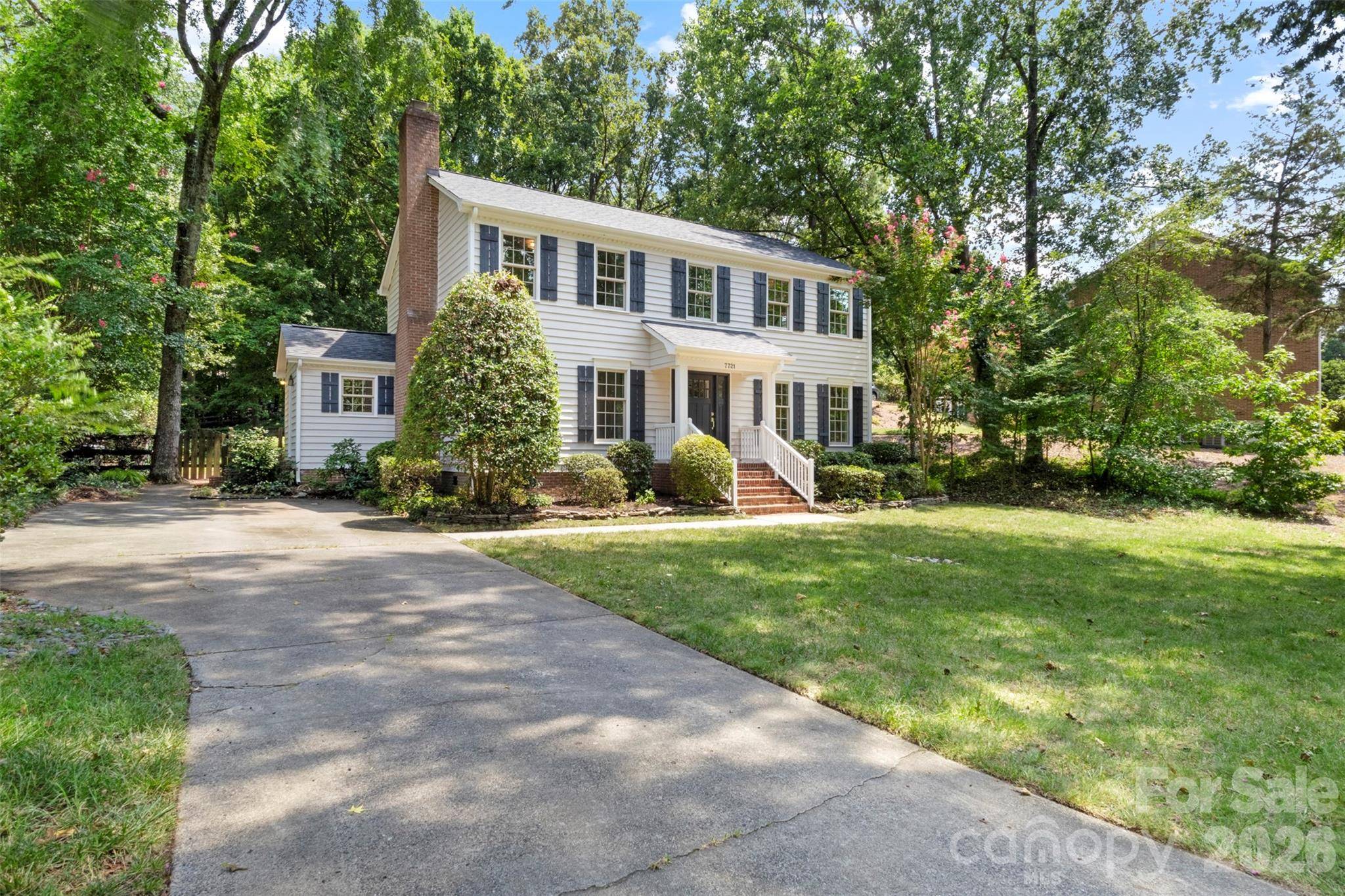 7721 Bradenton DR, Charlotte, NC 28210