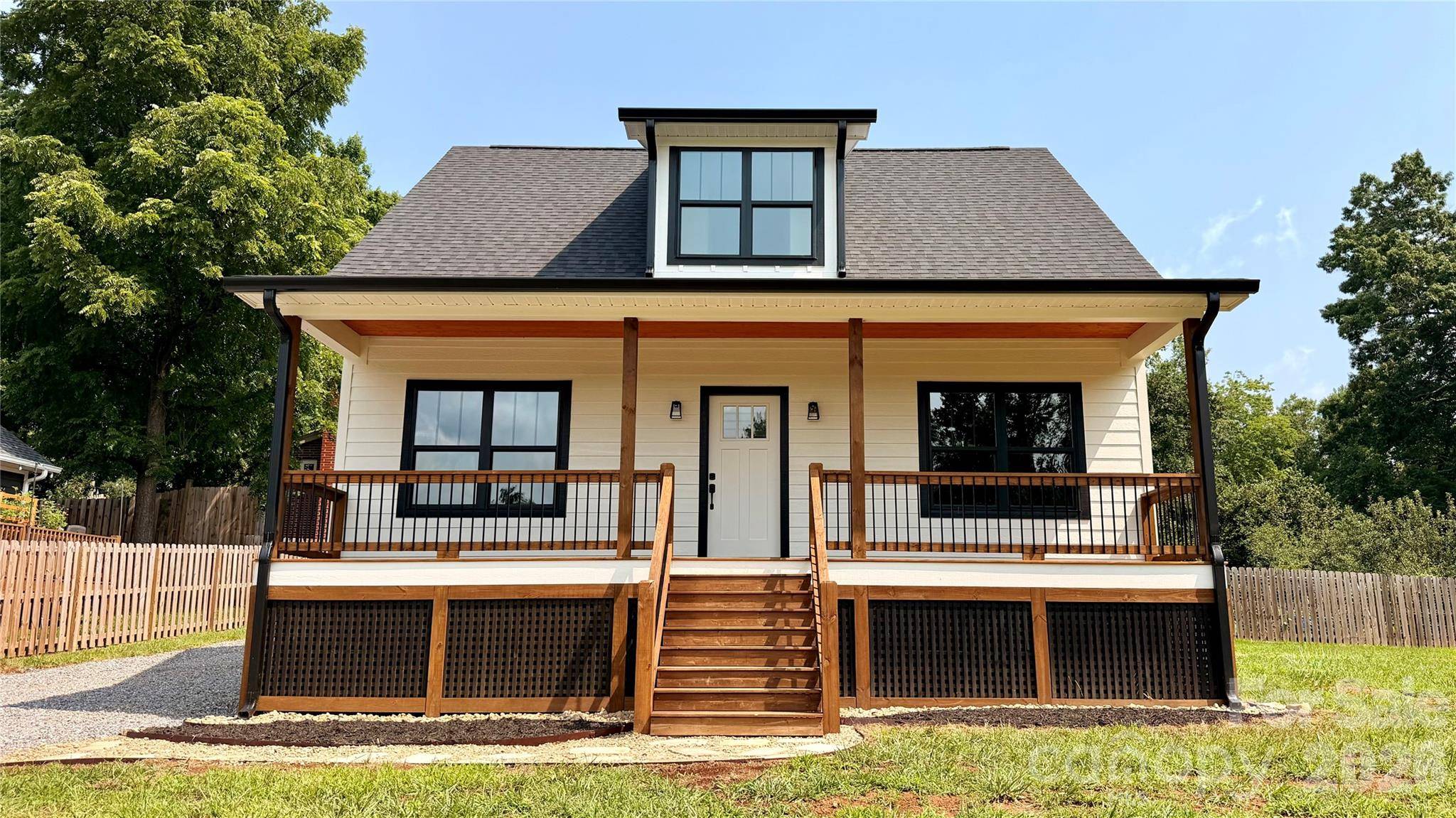 8 Lily Crossing LN, Black Mountain, NC 28711