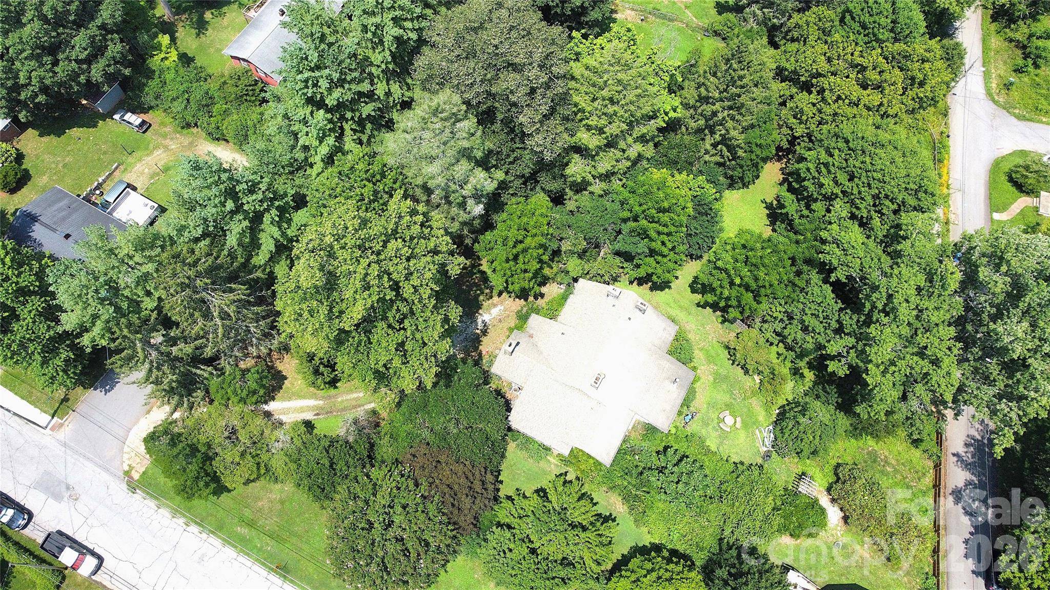 57 Beverly RD W, Asheville, NC 28806