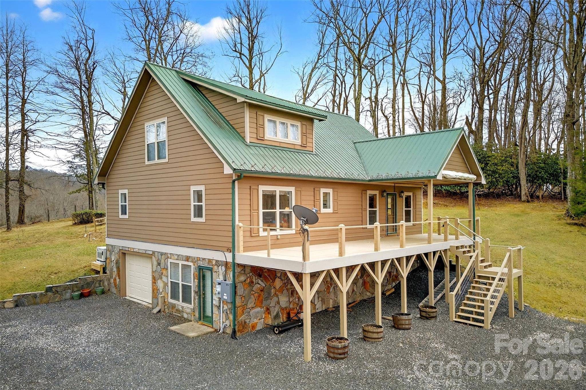 600 Sassafras DR, Spruce Pine, NC 28777