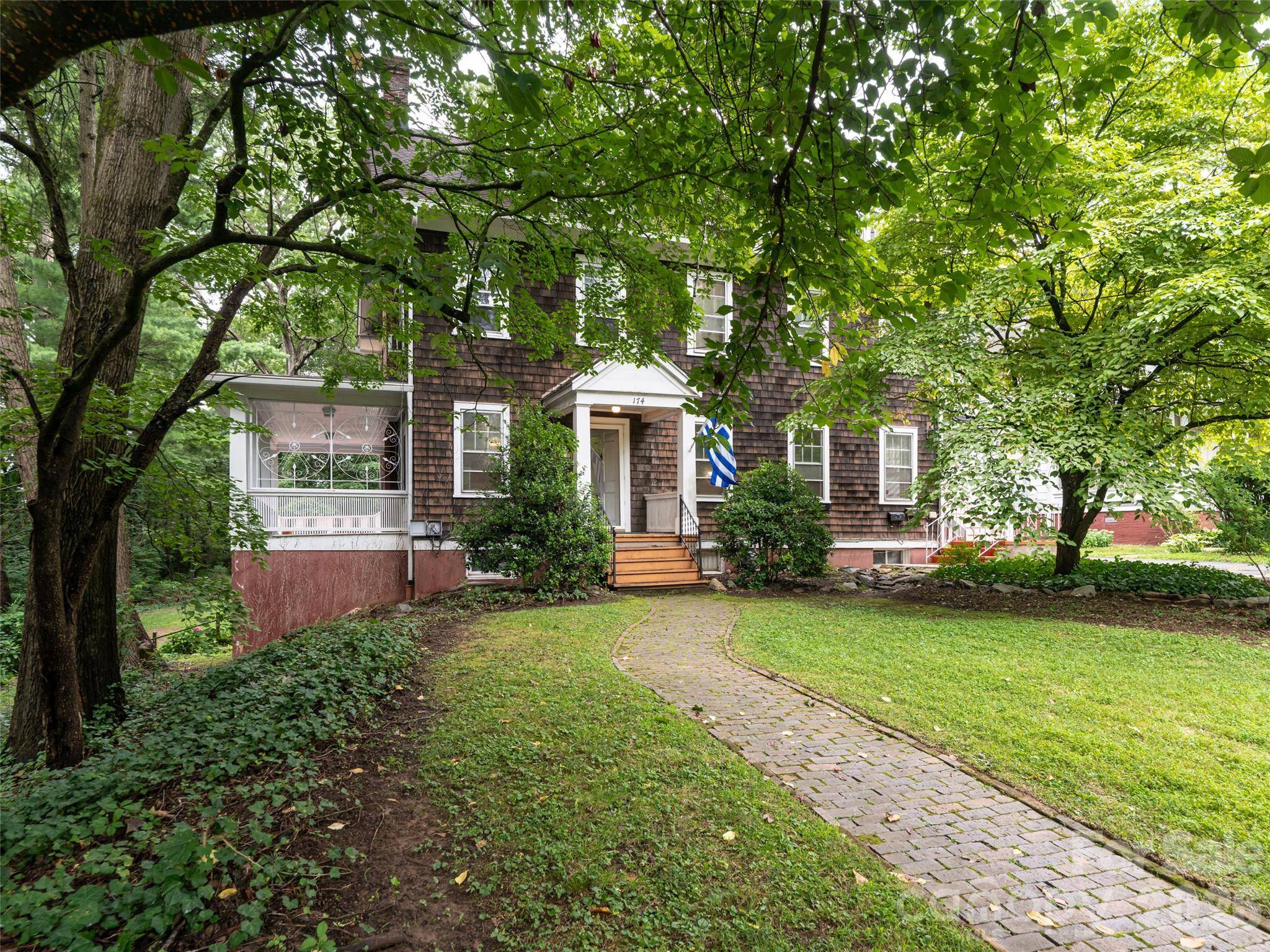 174 Pearson DR, Asheville, NC 28801