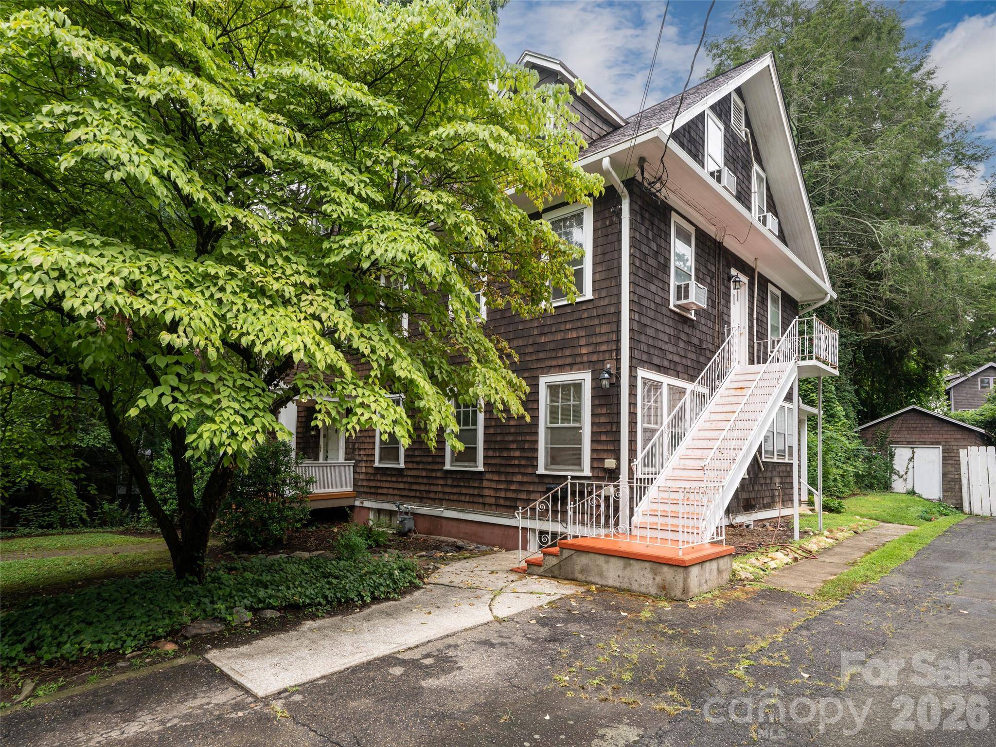 174 Pearson DR, Asheville, NC 28801