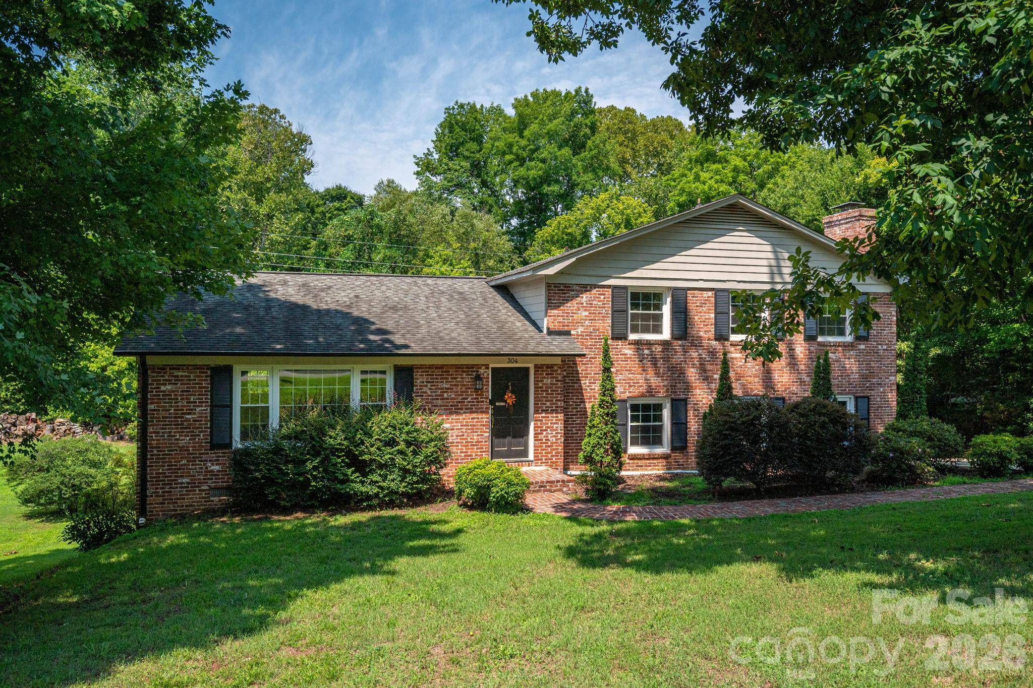 304 Windsor DR, Shelby, NC 28150