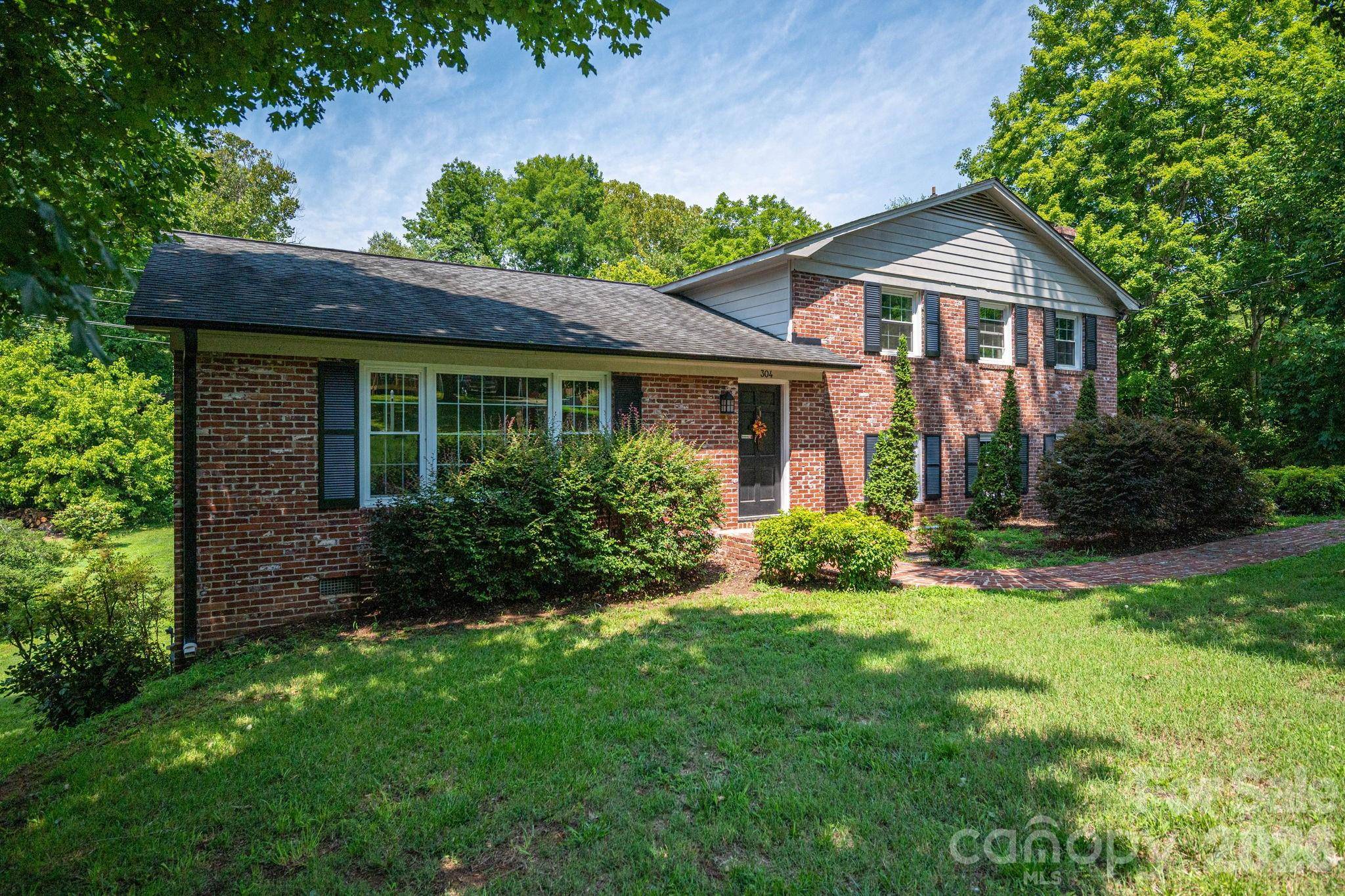 304 Windsor DR, Shelby, NC 28150