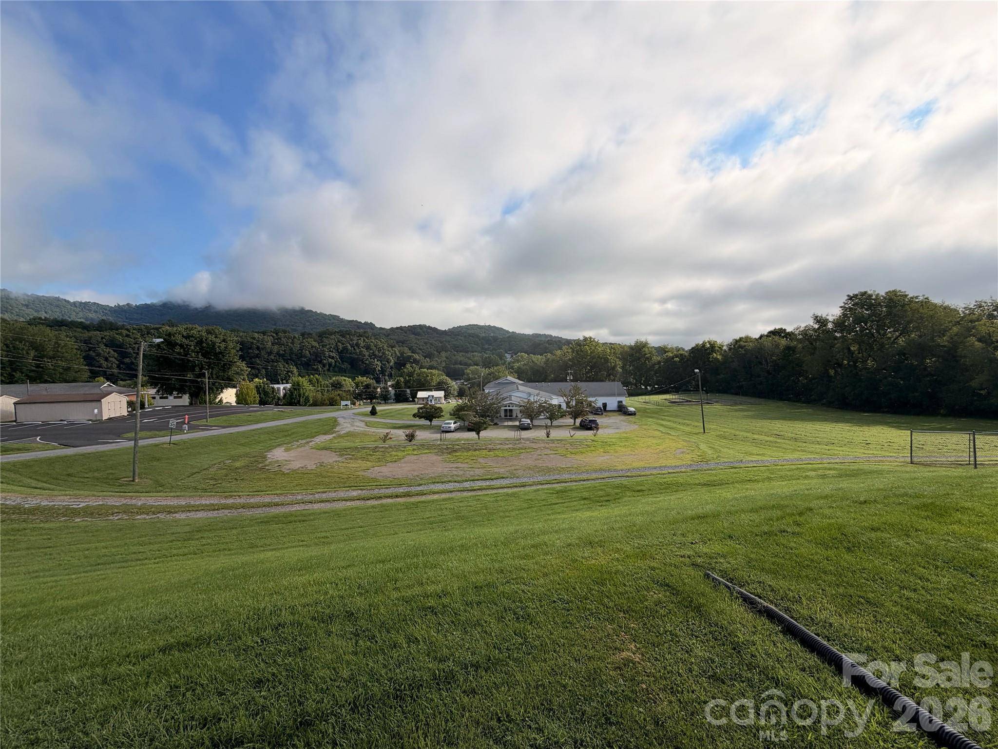 175 Hampshire DR, Waynesville, NC 28786