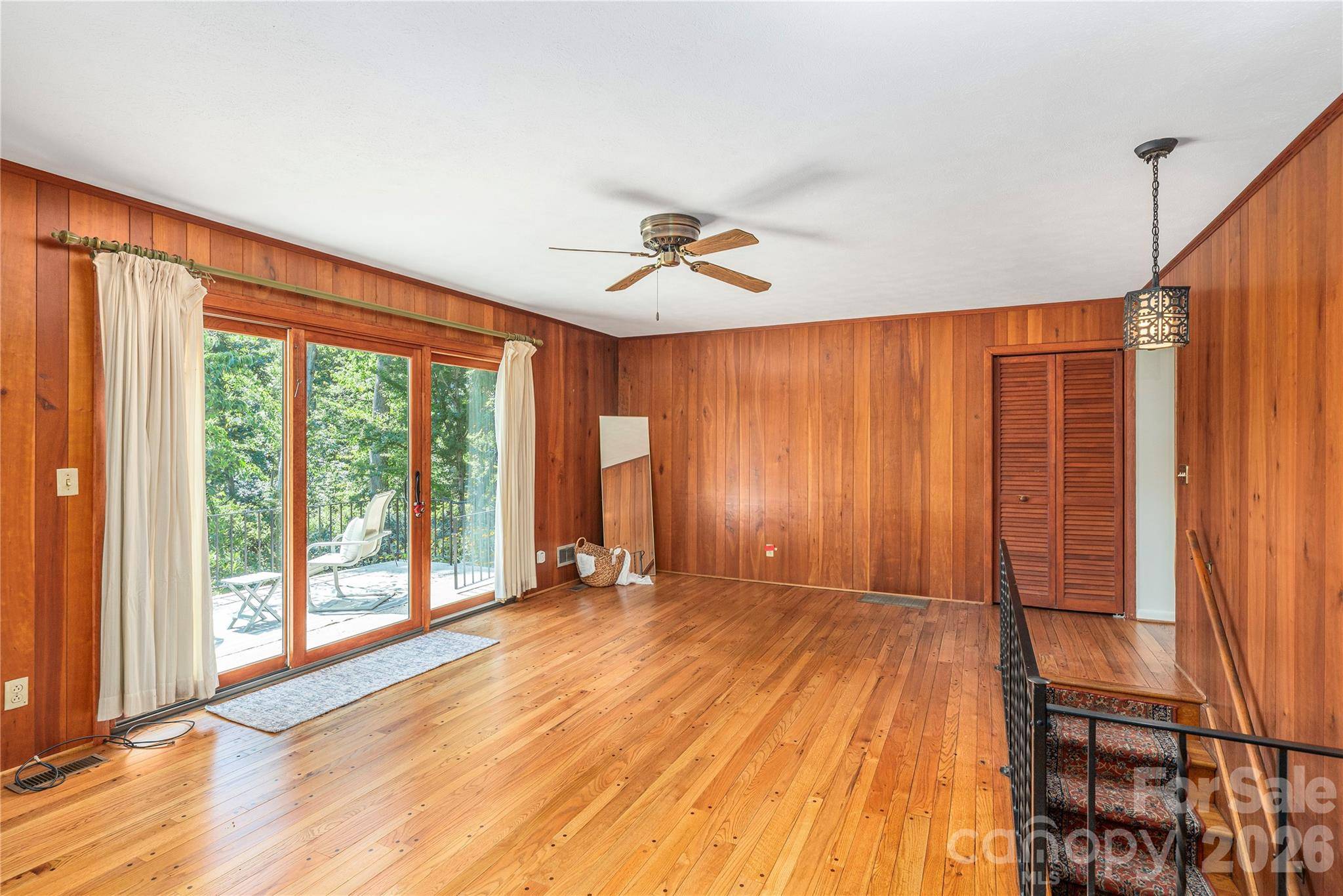 38 Forest View DR, Asheville, NC 28804