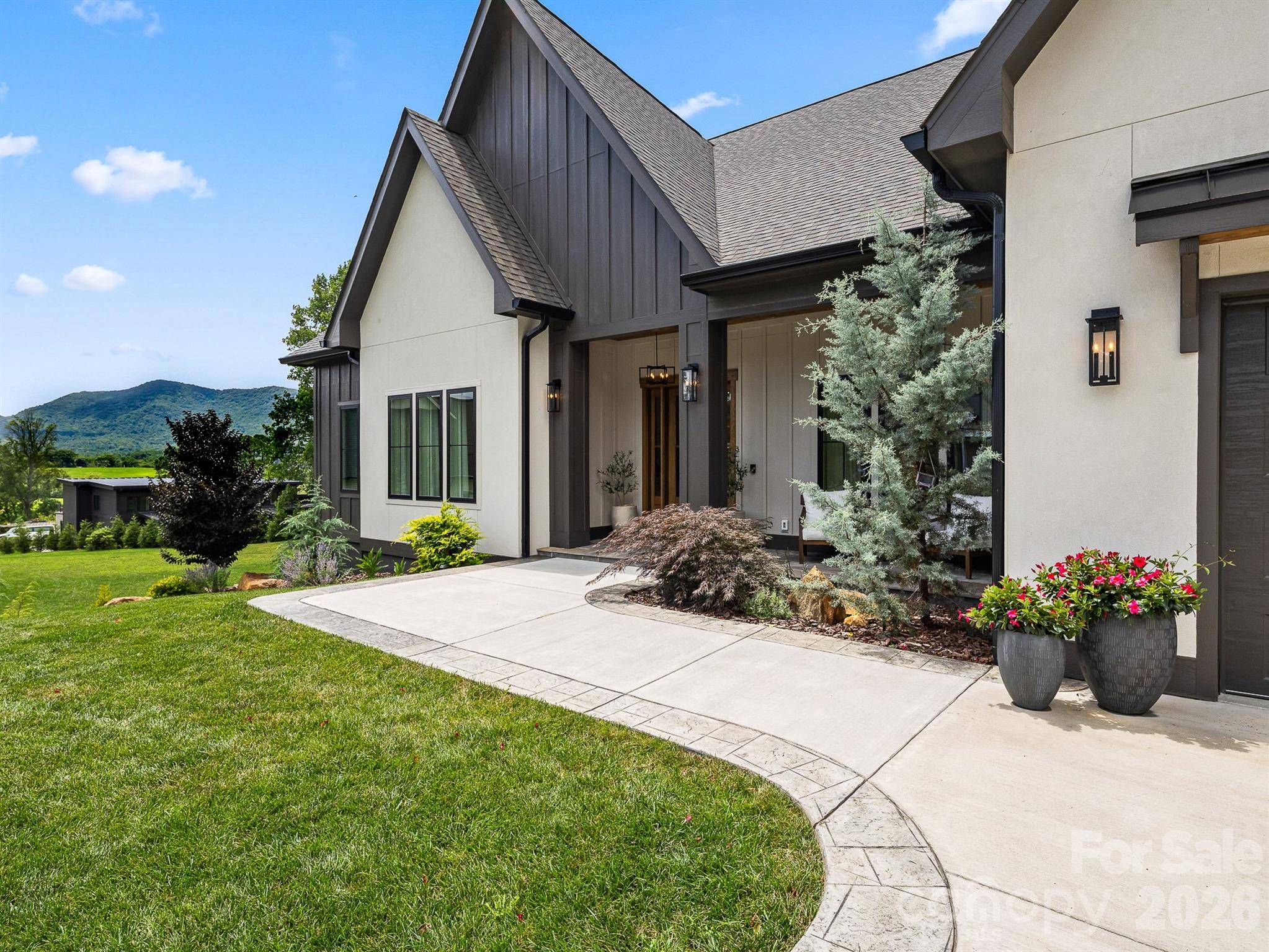 133 Annabelle Linn DR, Fairview, NC 28730