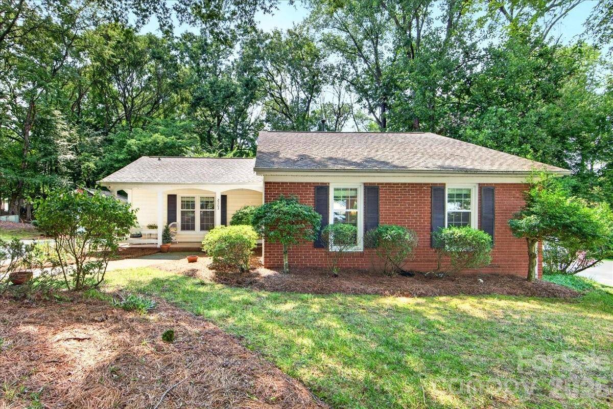 2703 Bremer CT, Charlotte, NC 28210