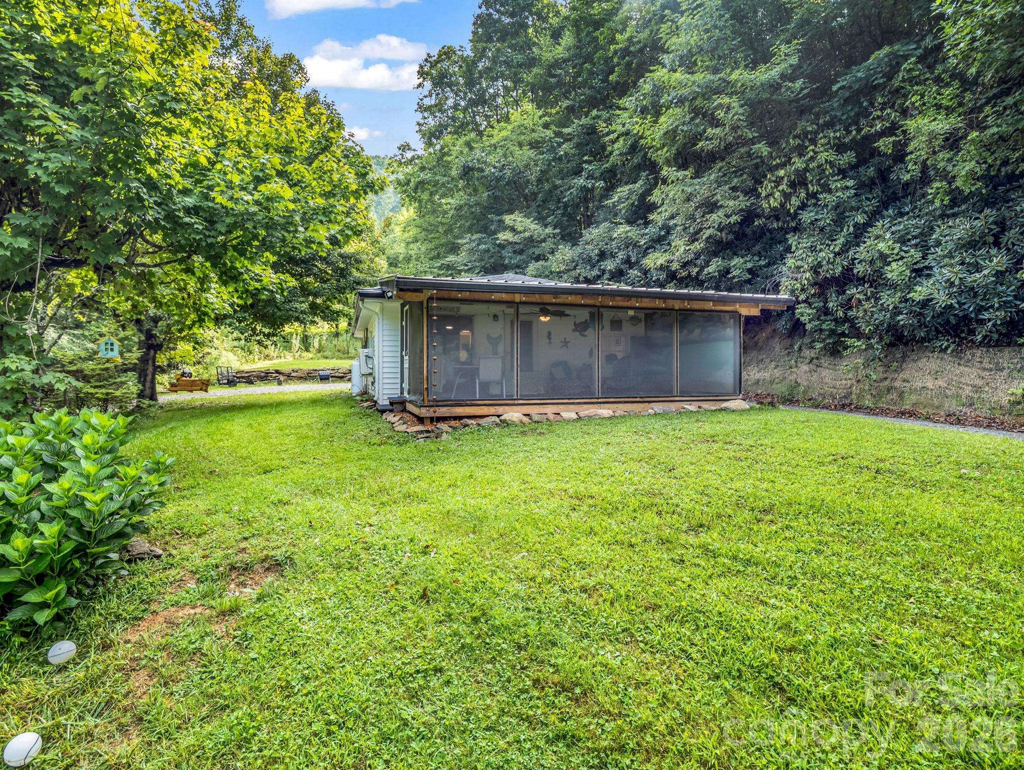 60 Owenby Cove RD, Fairview, NC 28730