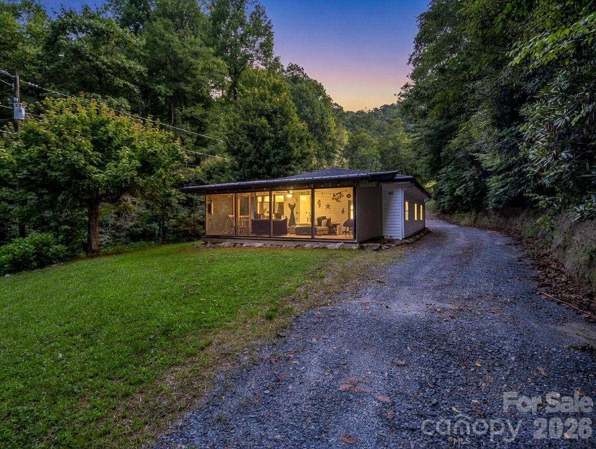 60 Owenby Cove RD, Fairview, NC 28730