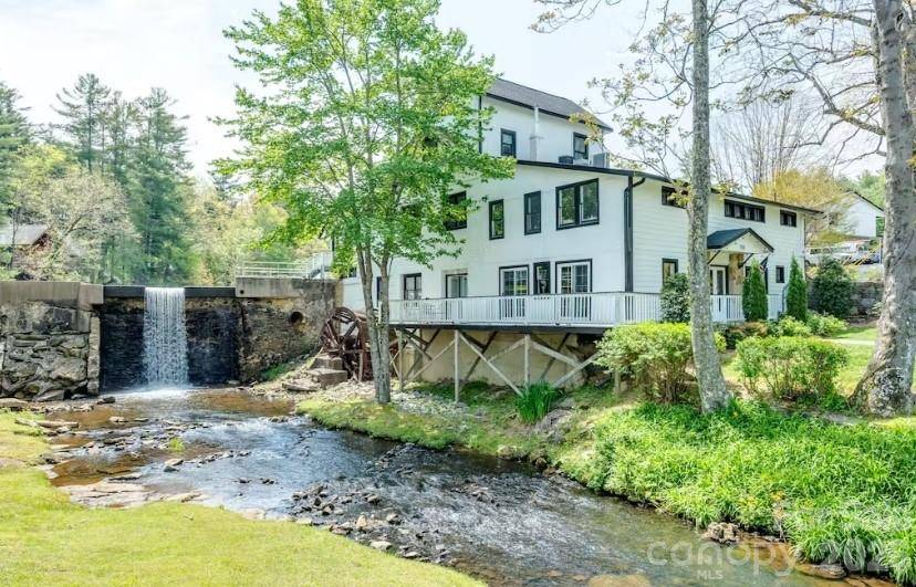 1150 W Blue Ridge RD #220, Flat Rock, NC 28731