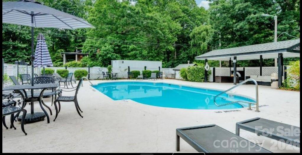 1150 W Blue Ridge RD #220, Flat Rock, NC 28731