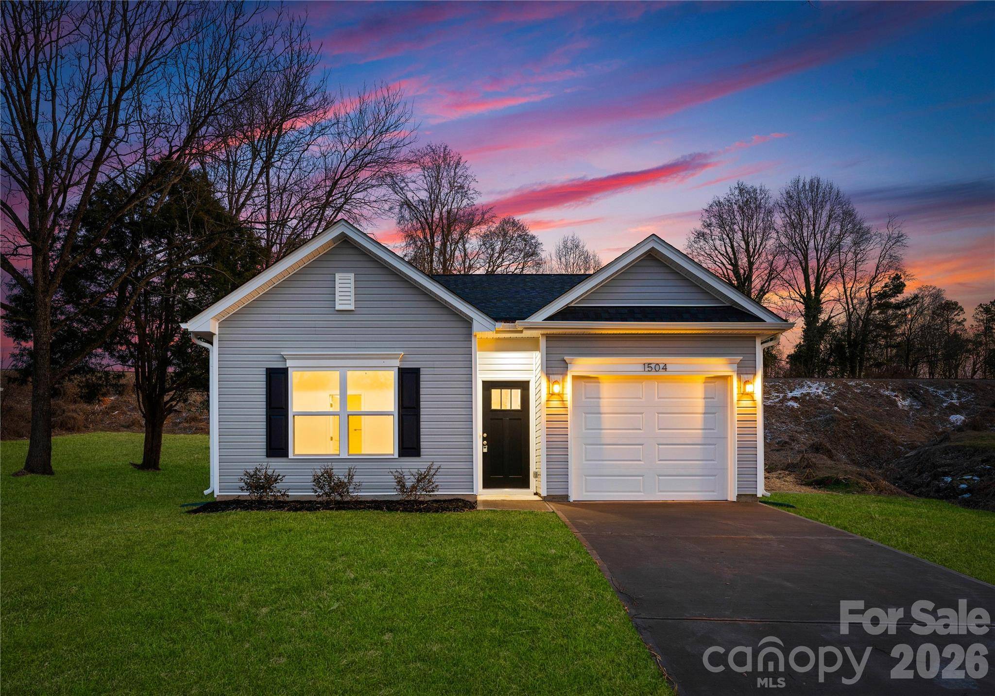 302 Starr ST, Dallas, NC 28034