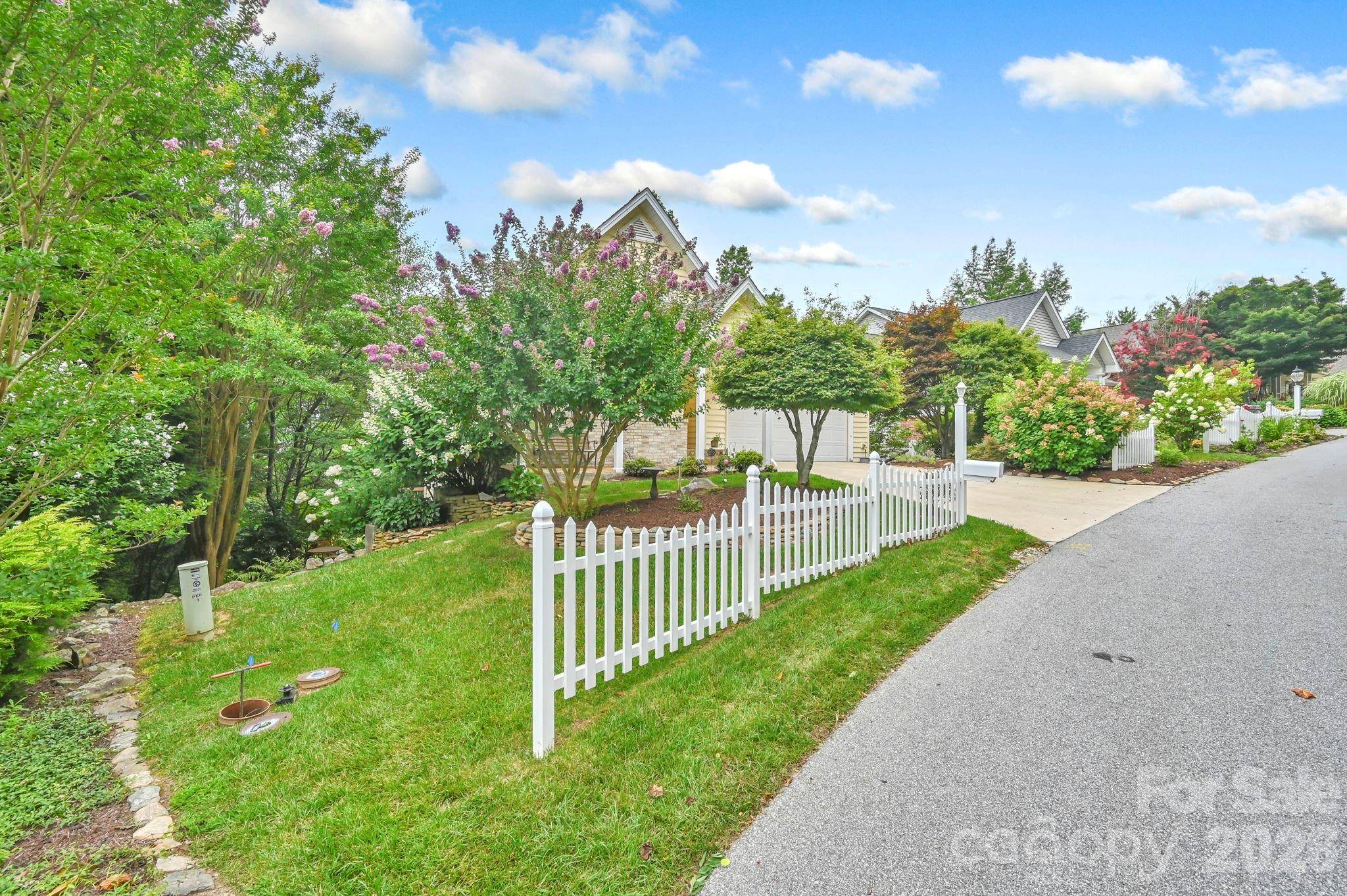 230 Carriage Summitt WAY #2423, Hendersonville, NC 28791