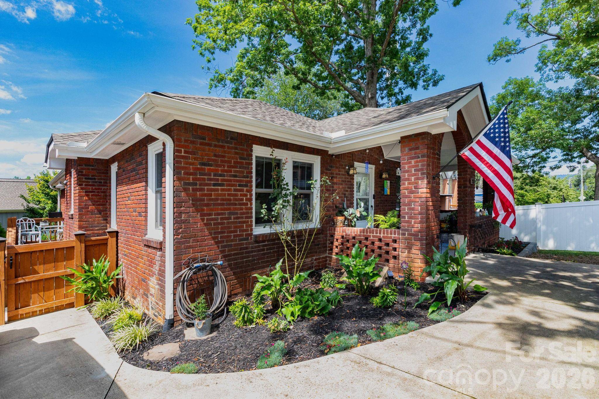 752 Fairview RD, Asheville, NC 28803