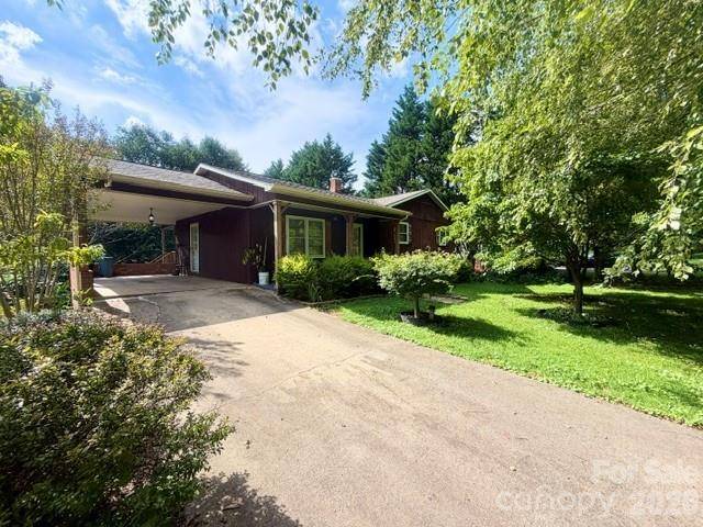 2417 Mt Herman HTS, Hudson, NC 28638