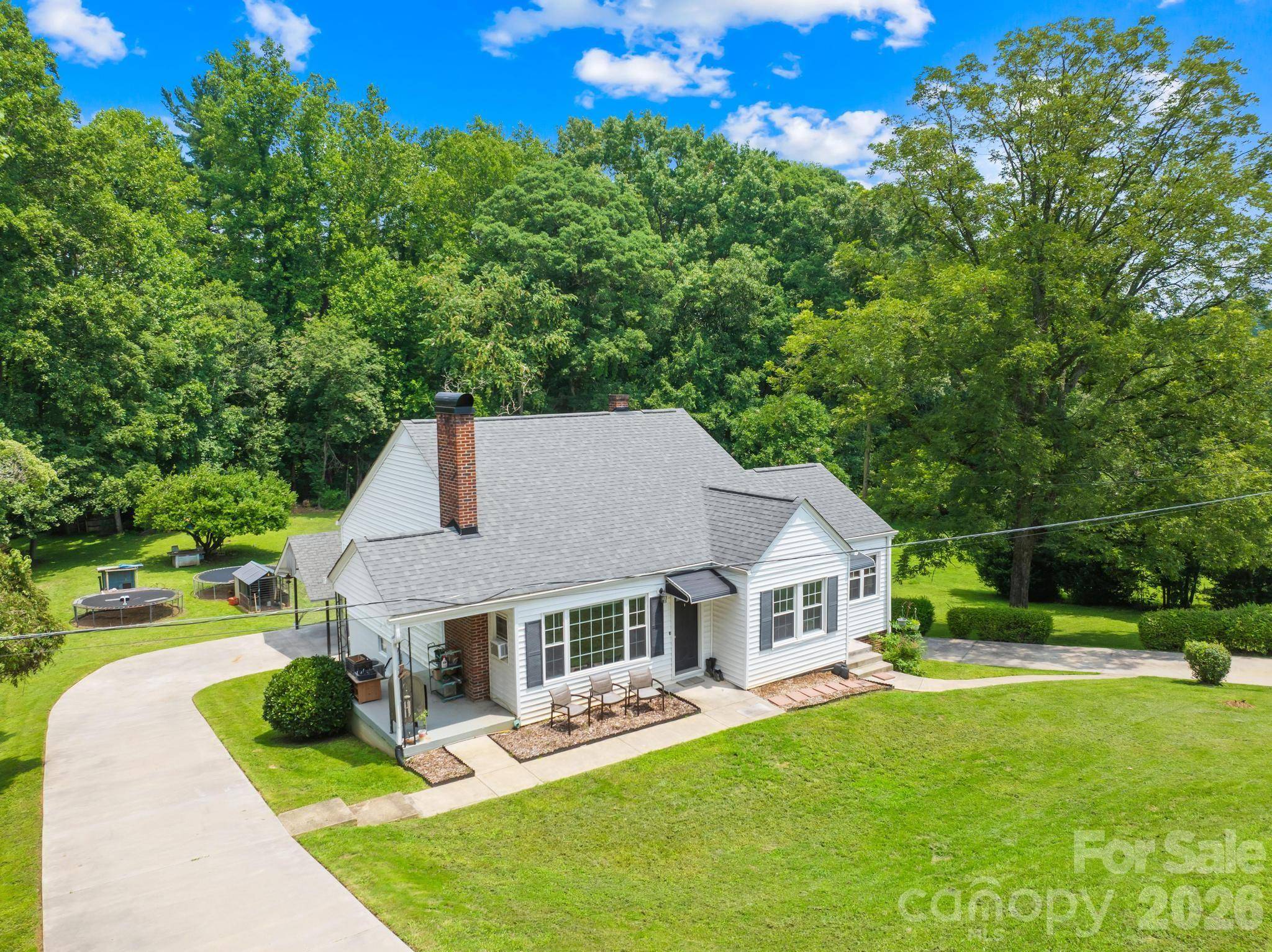 370 Legion DR, North Wilkesboro, NC 28659