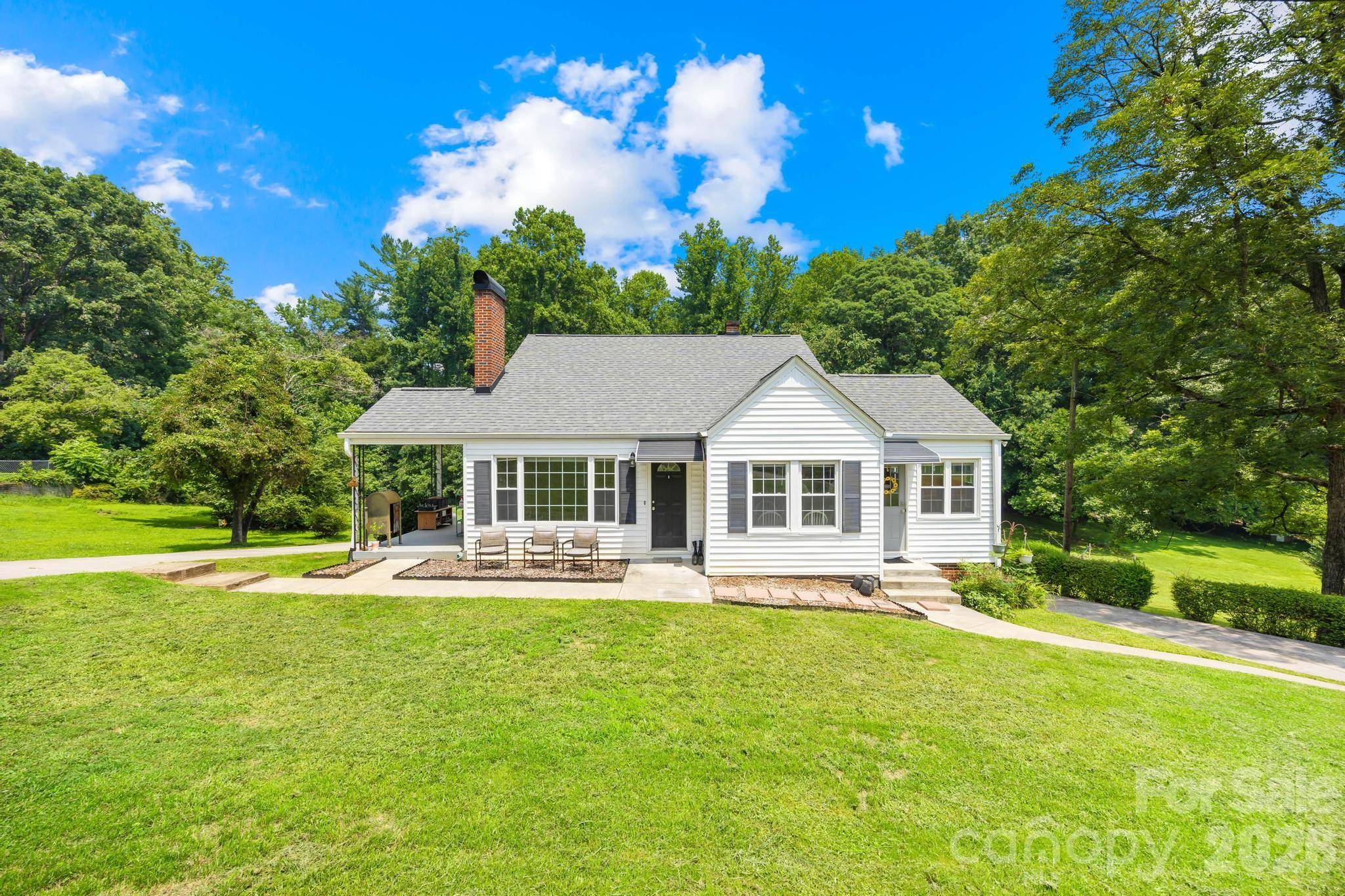 370 Legion DR, North Wilkesboro, NC 28659