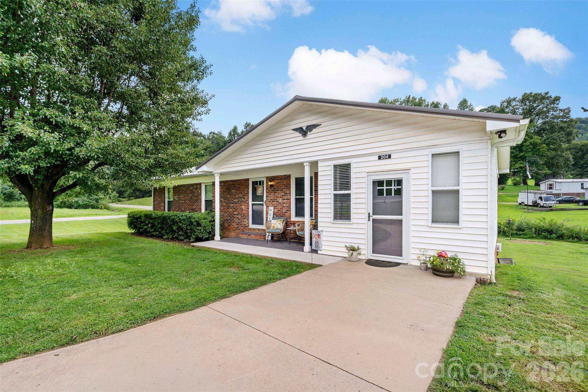 204 Quail Hollow RD, Marion, NC 28752