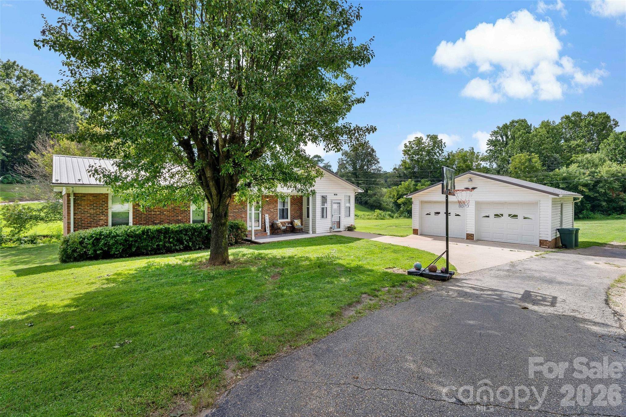 204 Quail Hollow RD, Marion, NC 28752