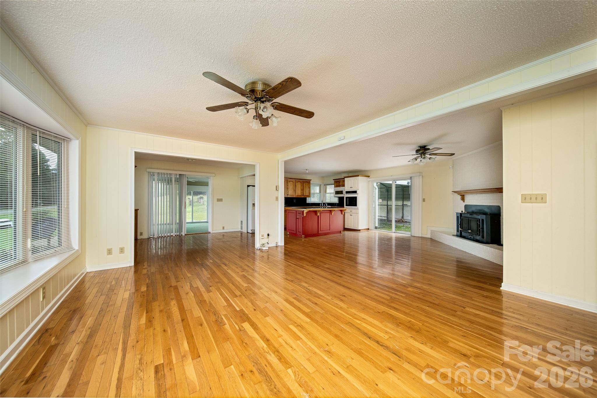 821 Tanasee Gap RD, Balsam Grove, NC 28708