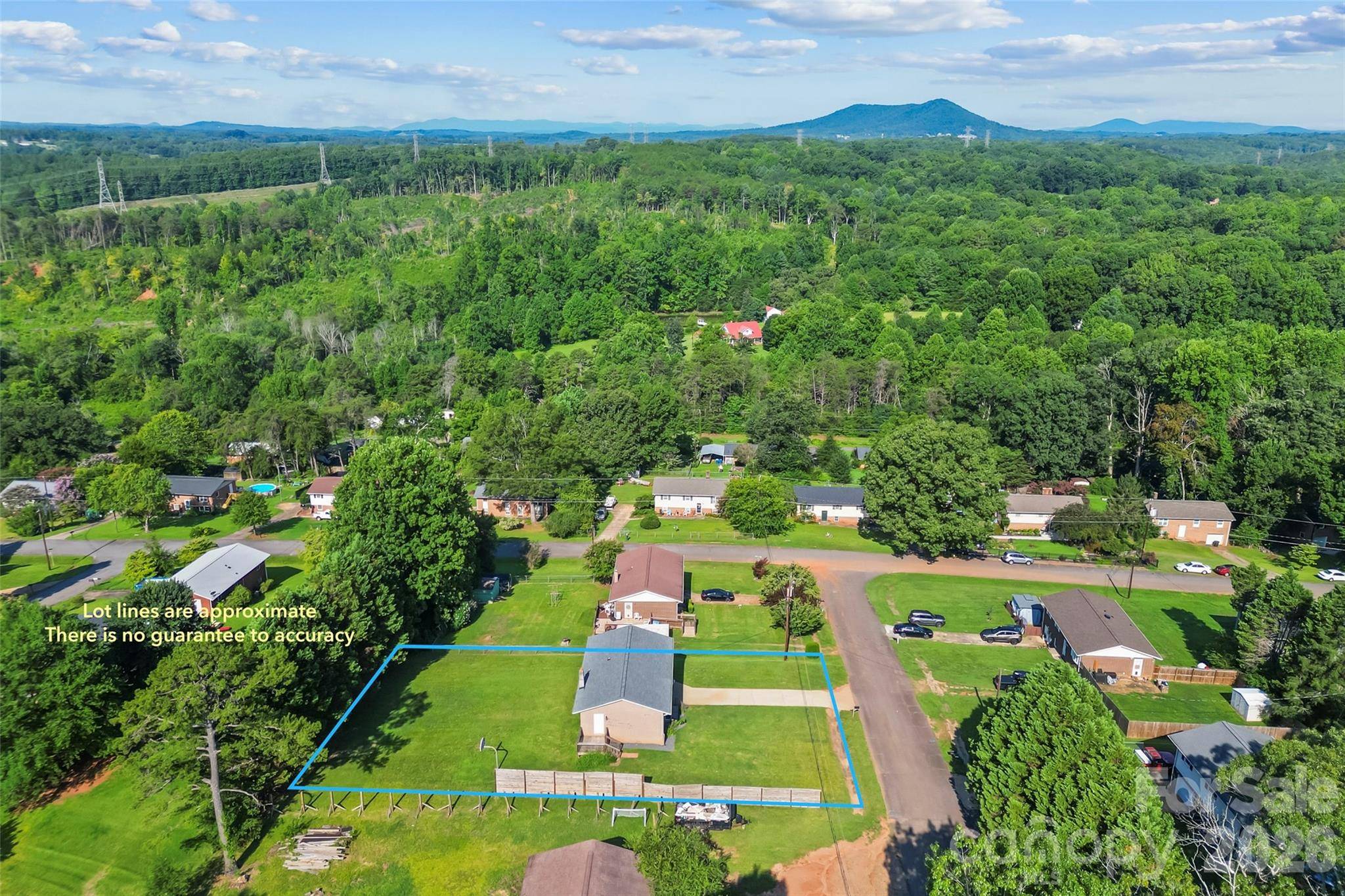 4405 Landing CT, Hickory, NC 28602