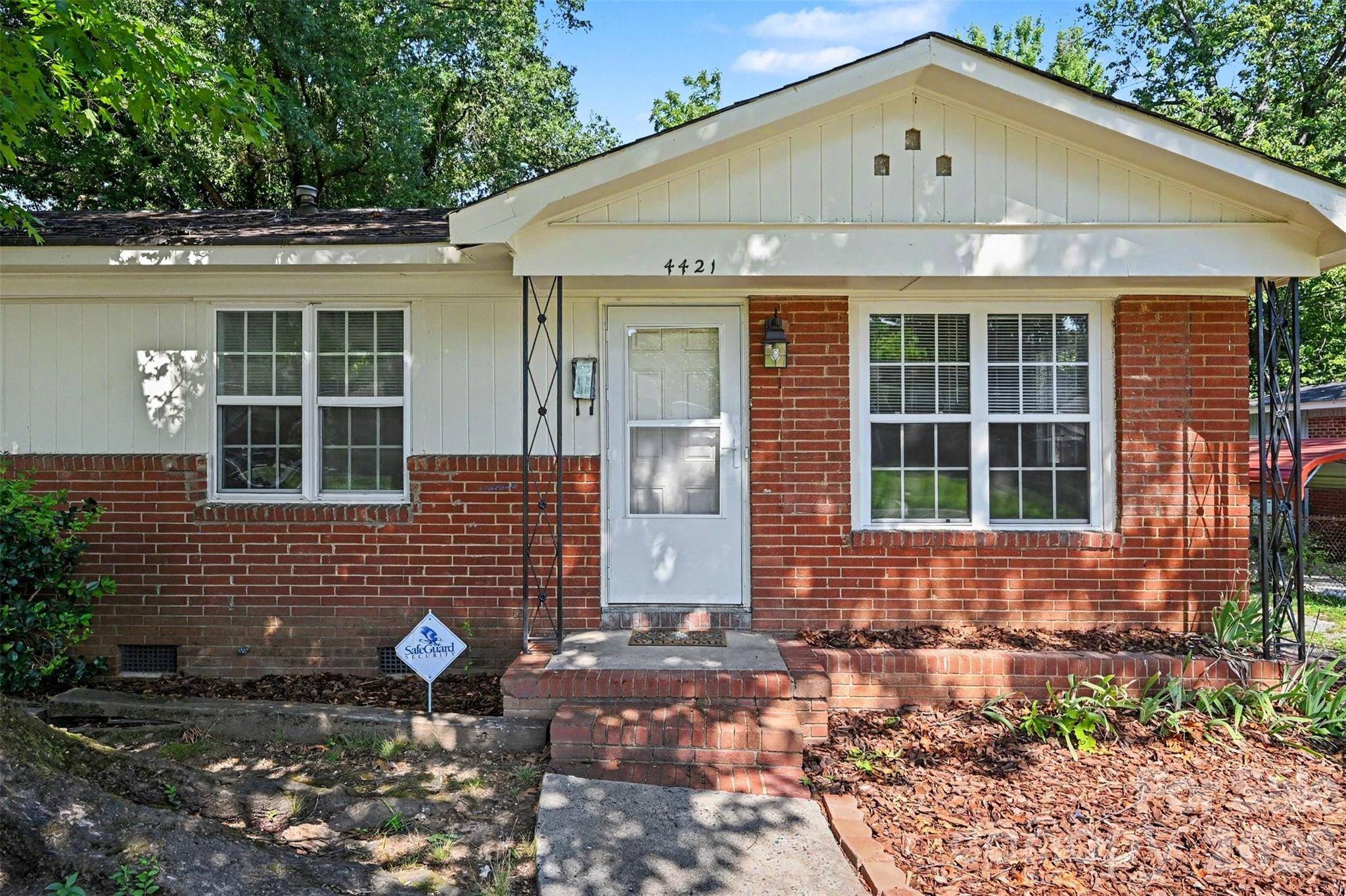 4421 Knollcrest DR, Charlotte, NC 28208