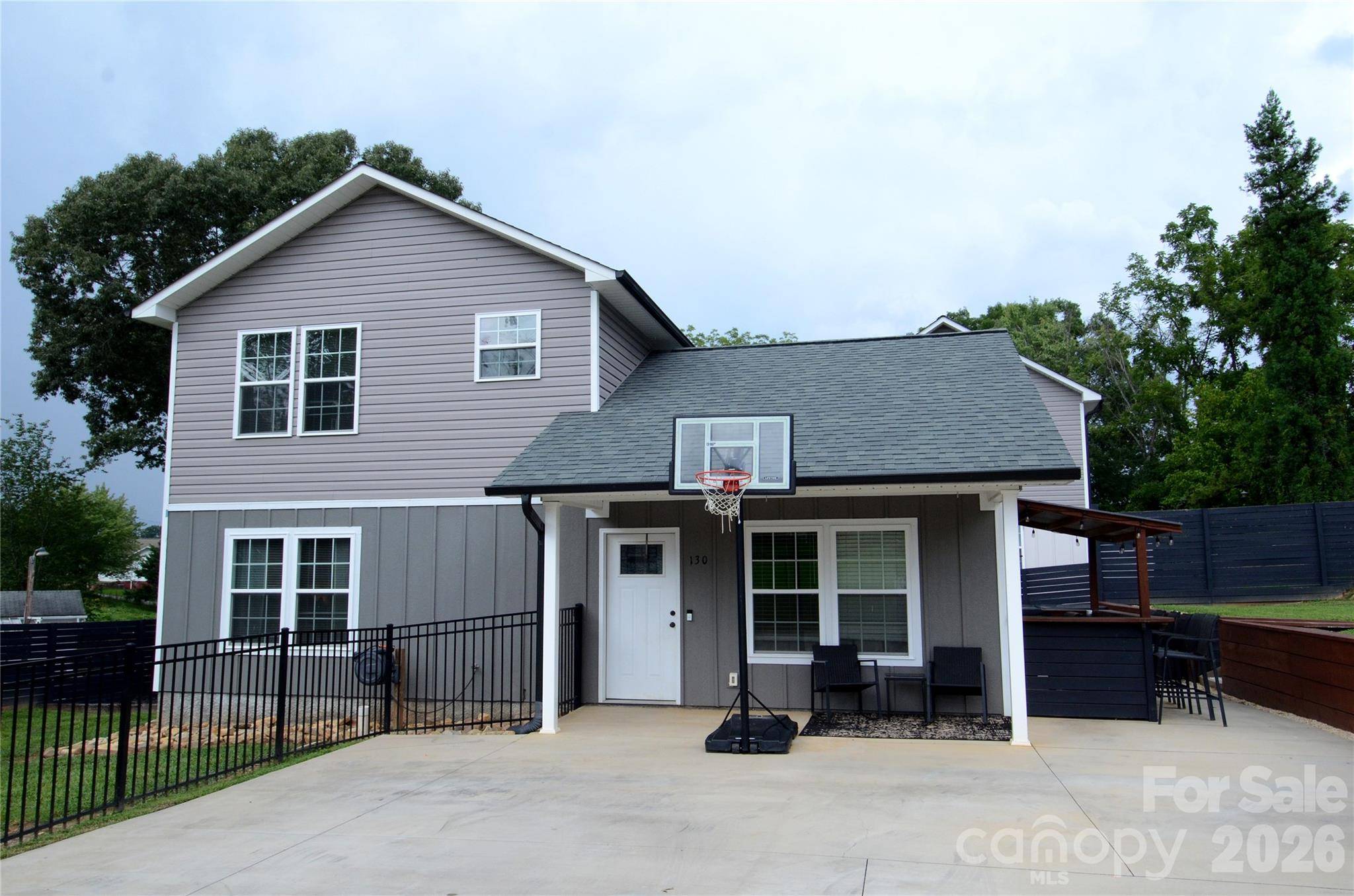 130 Bostic ST, Marion, NC 28752