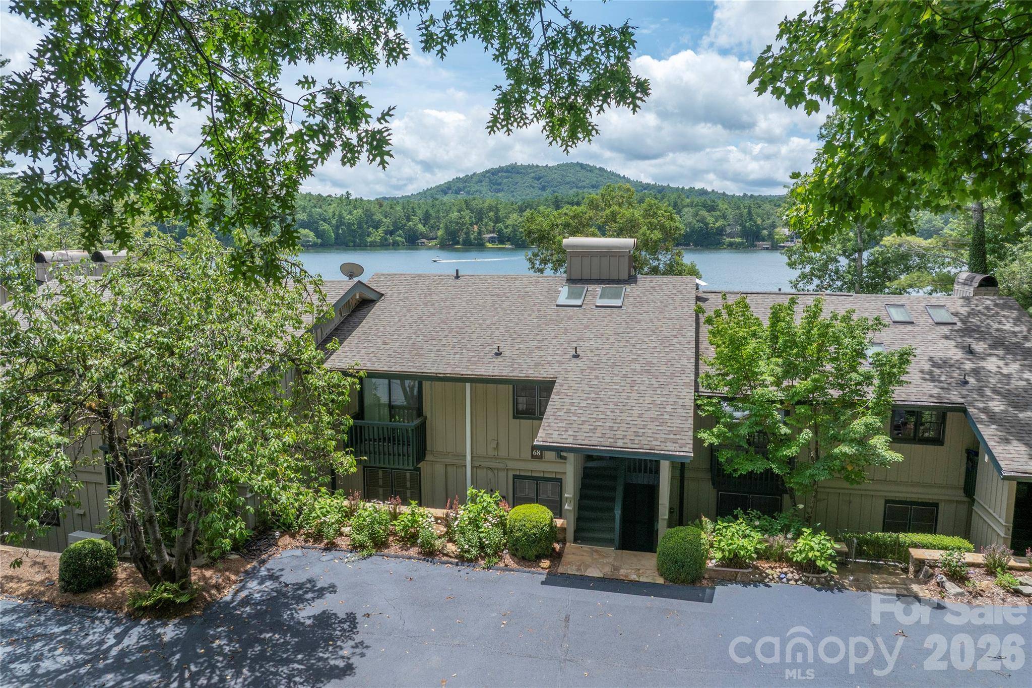 68 Toxaway PT, Lake Toxaway, NC 28747
