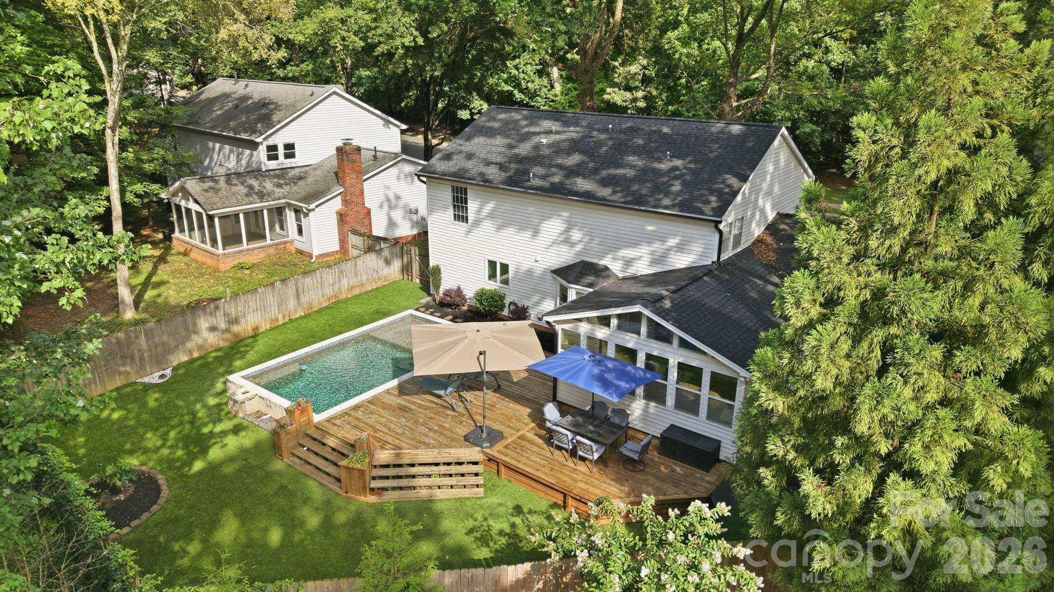 2512 Crescent Knoll DR, Matthews, NC 28105
