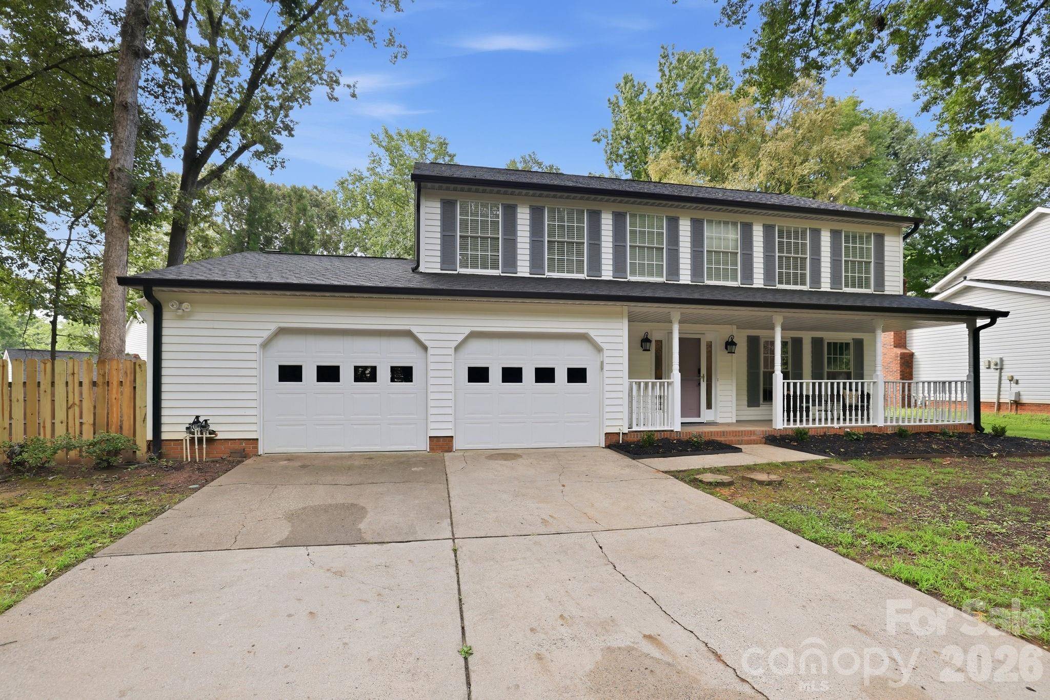 2512 Crescent Knoll DR, Matthews, NC 28105