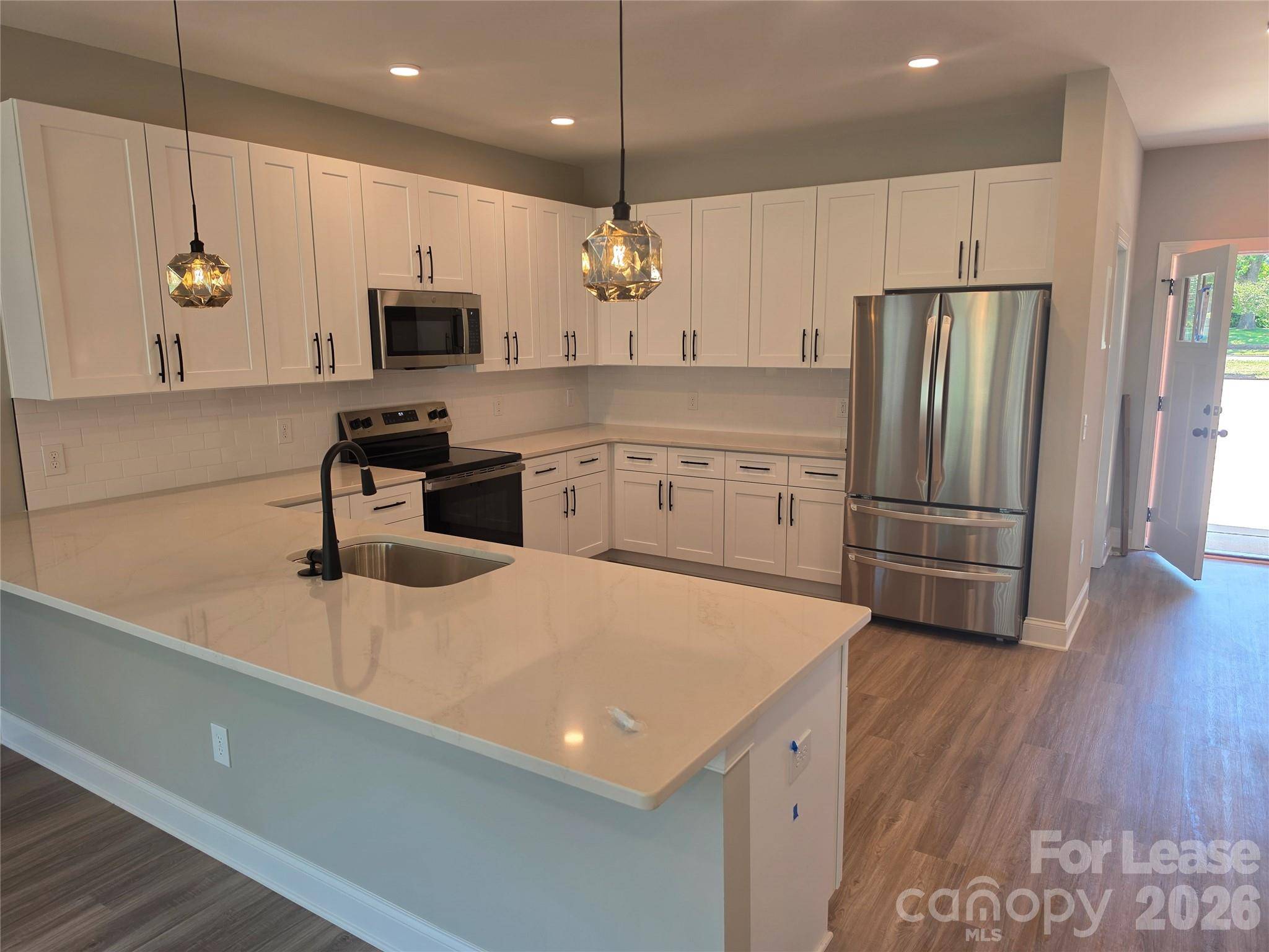 329 S Broad ST, Mooresville, NC 28115
