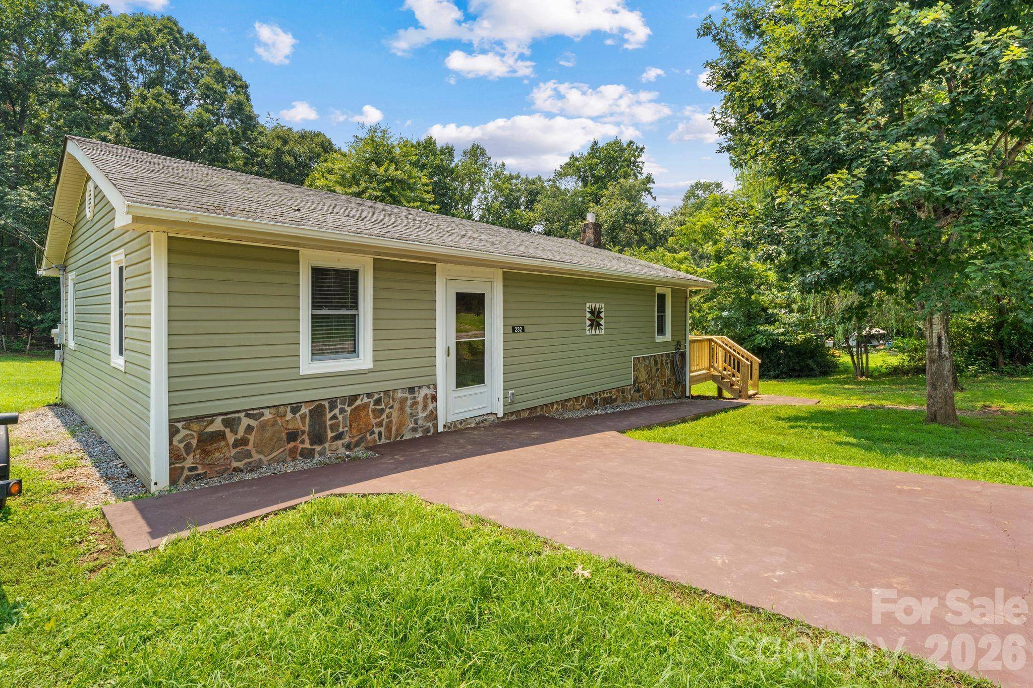 232 New Hope WAY, Marion, NC 28752