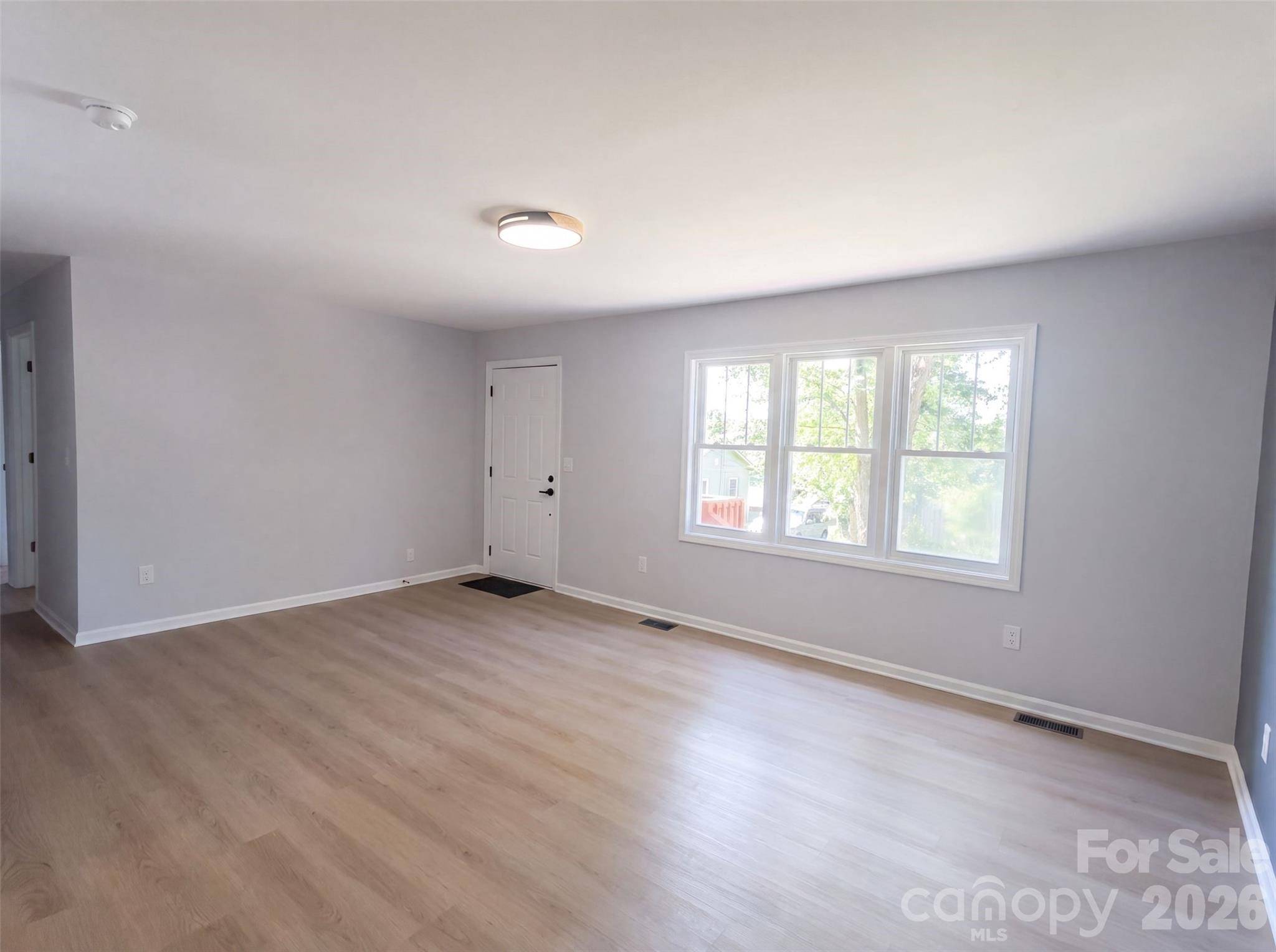 915 Kenham PL, Lenoir, NC 28645