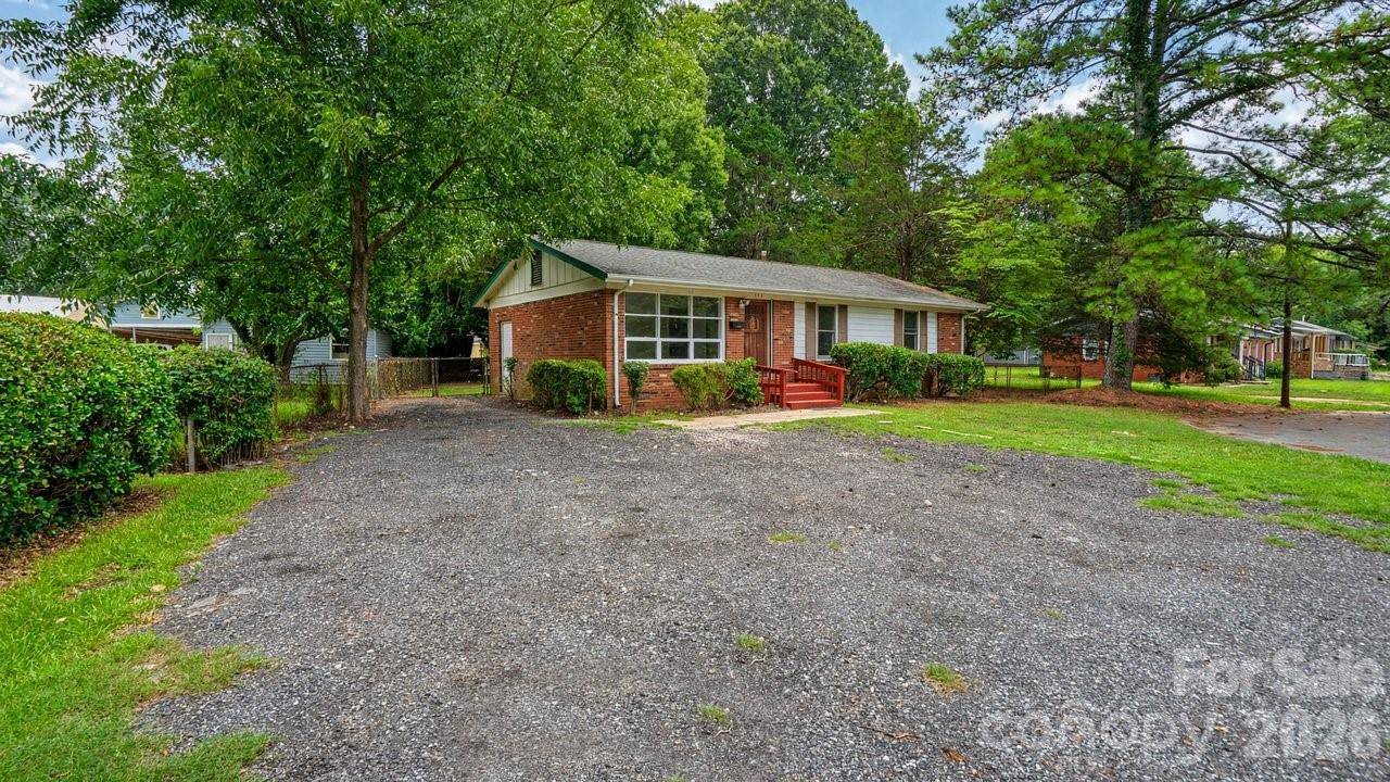 634 Kentbrook DR, Charlotte, NC 28213