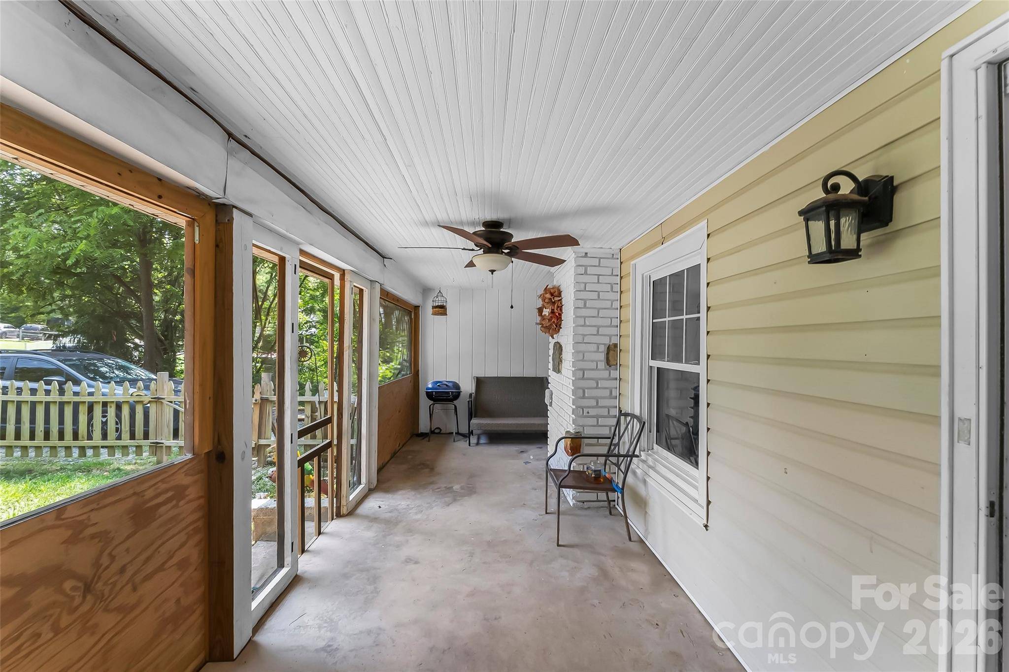 40 Sycamore CIR, Hendersonville, NC 28791