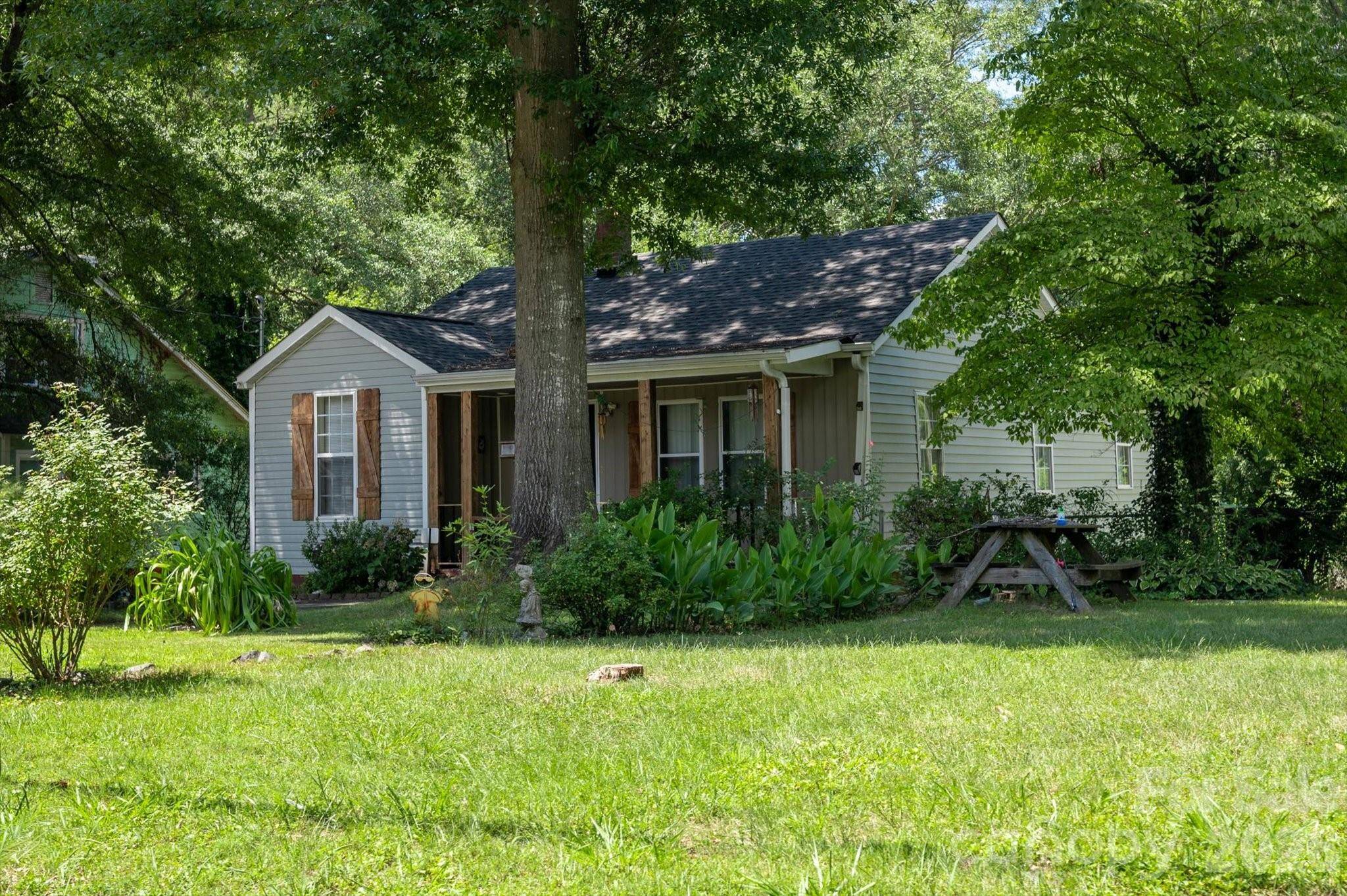 709 N Weldon ST, Gastonia, NC 28052
