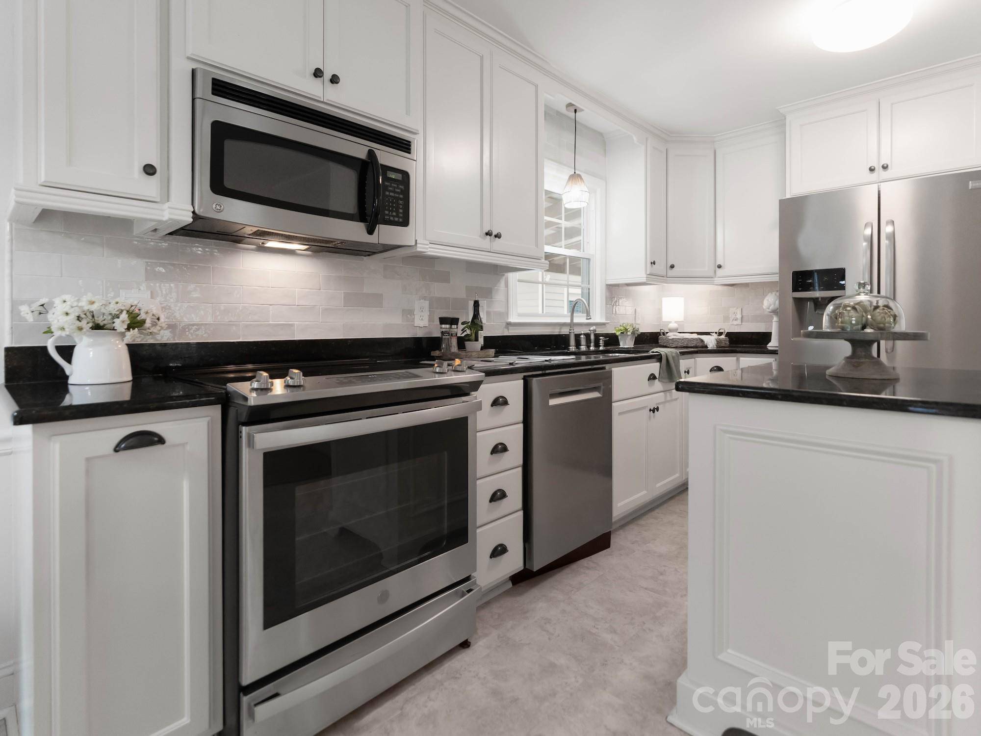 110 Sawtooth LN, Stanley, NC 28164
