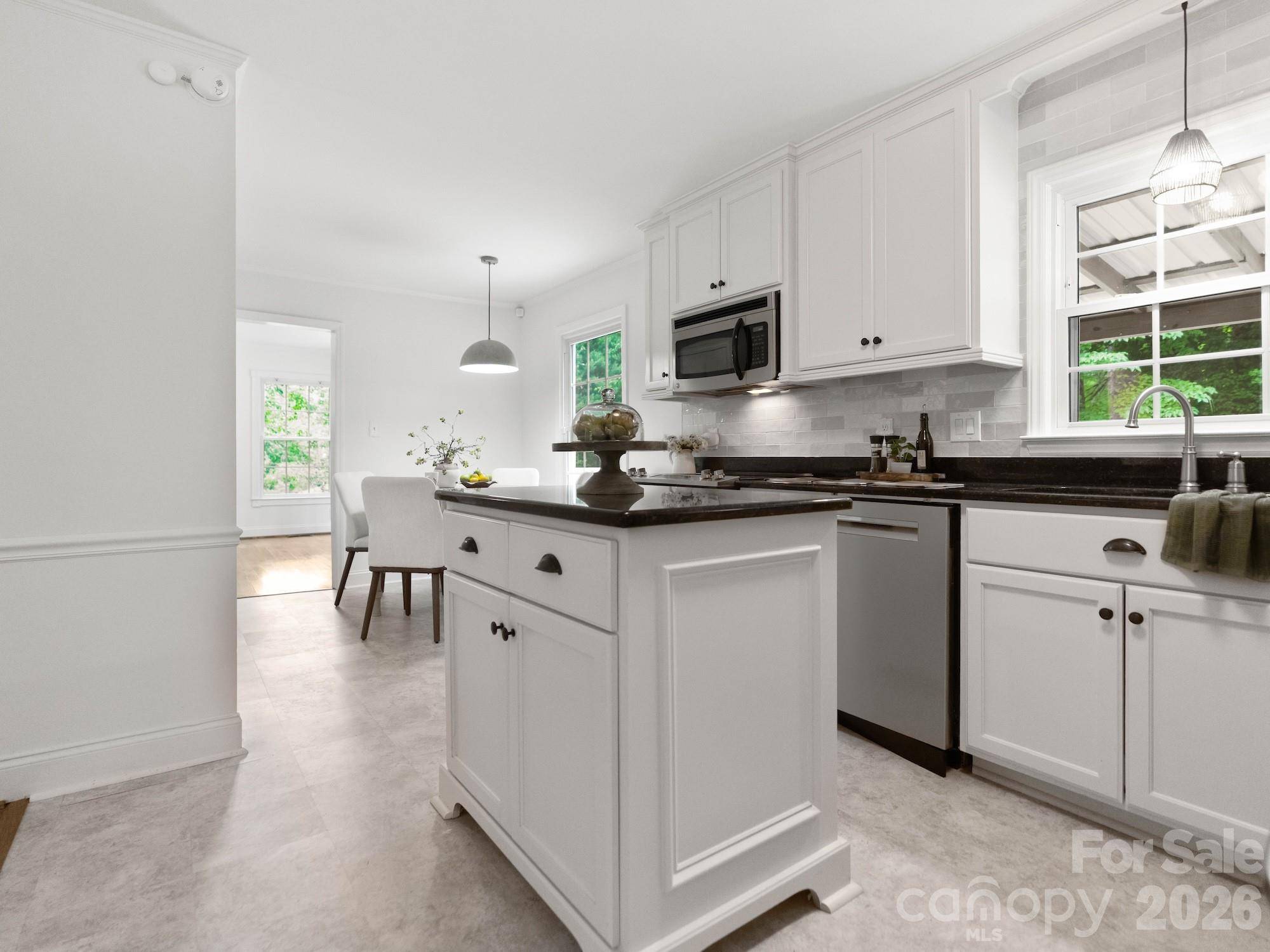 110 Sawtooth LN, Stanley, NC 28164